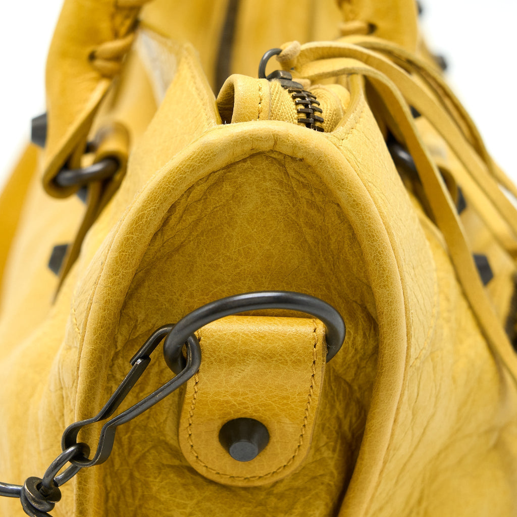 balenciaga-classic-city-bag-lambskin-yellow-black-hardware