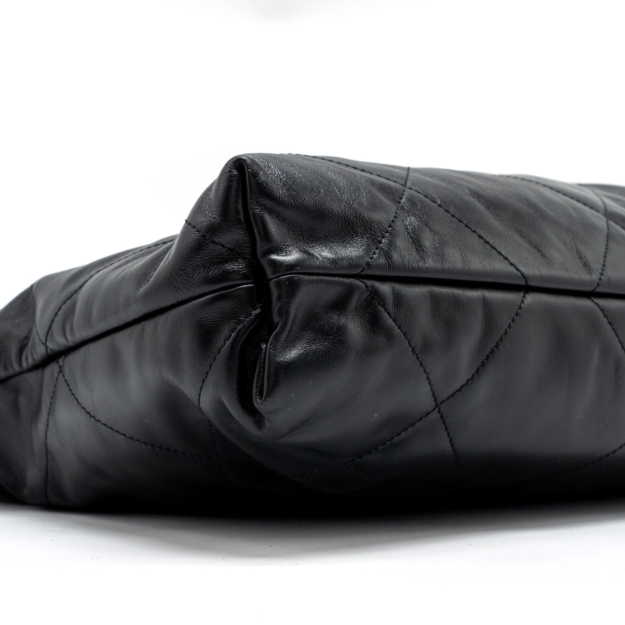 chanel-medium-22-bag-calfskin-black-ghw-microchip