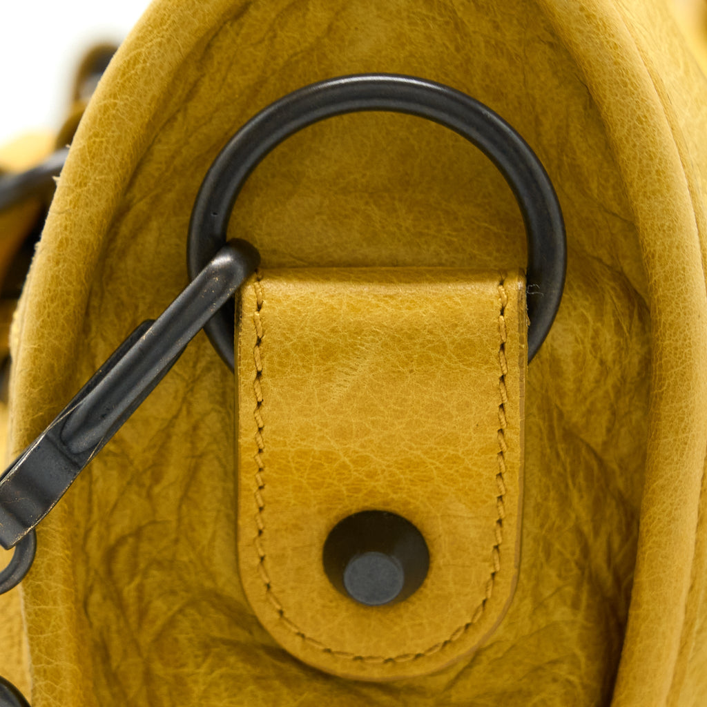 balenciaga-classic-city-bag-lambskin-yellow-black-hardware