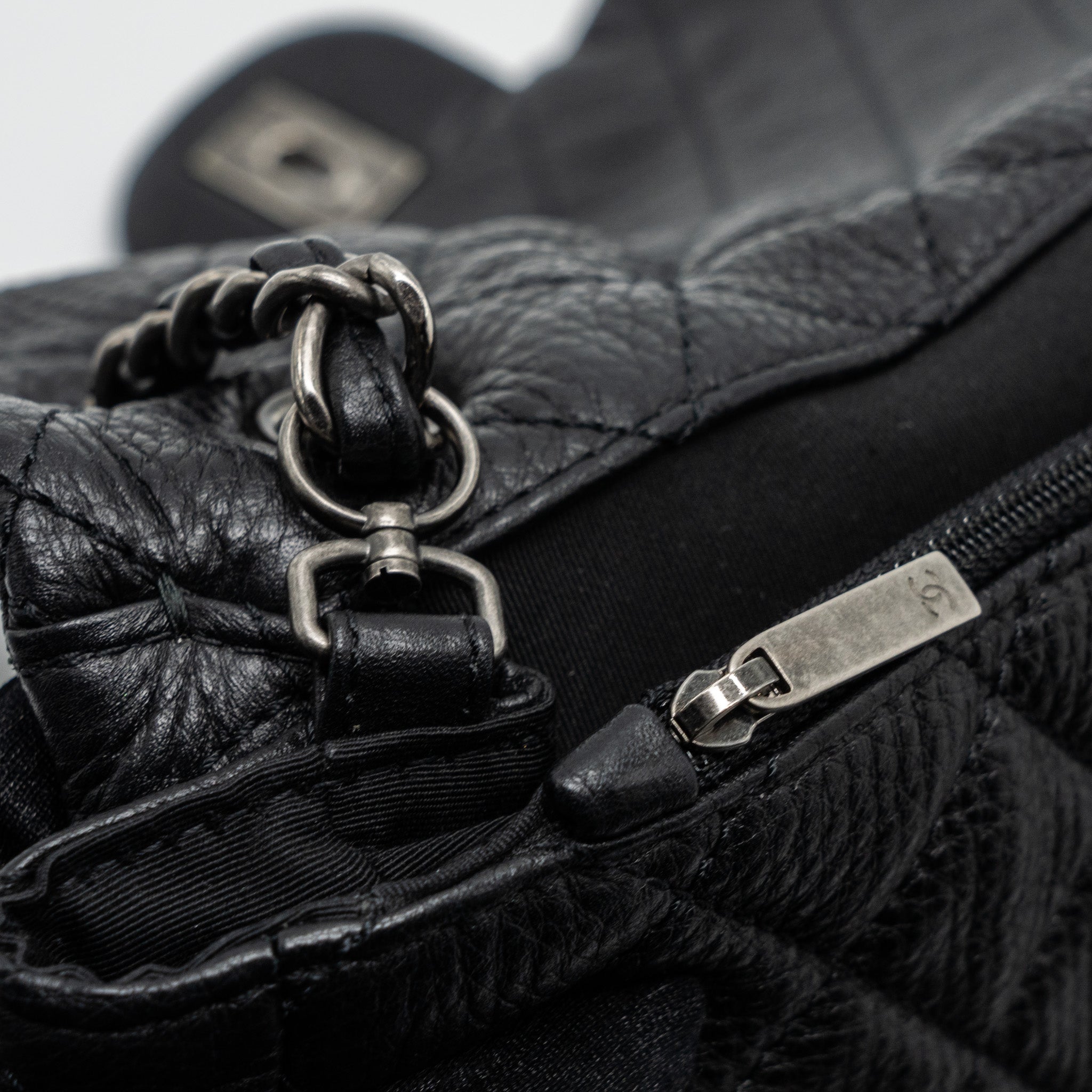 chanel-xxl-classic-travel-flap-calfskin-black-ruthenium-hardware