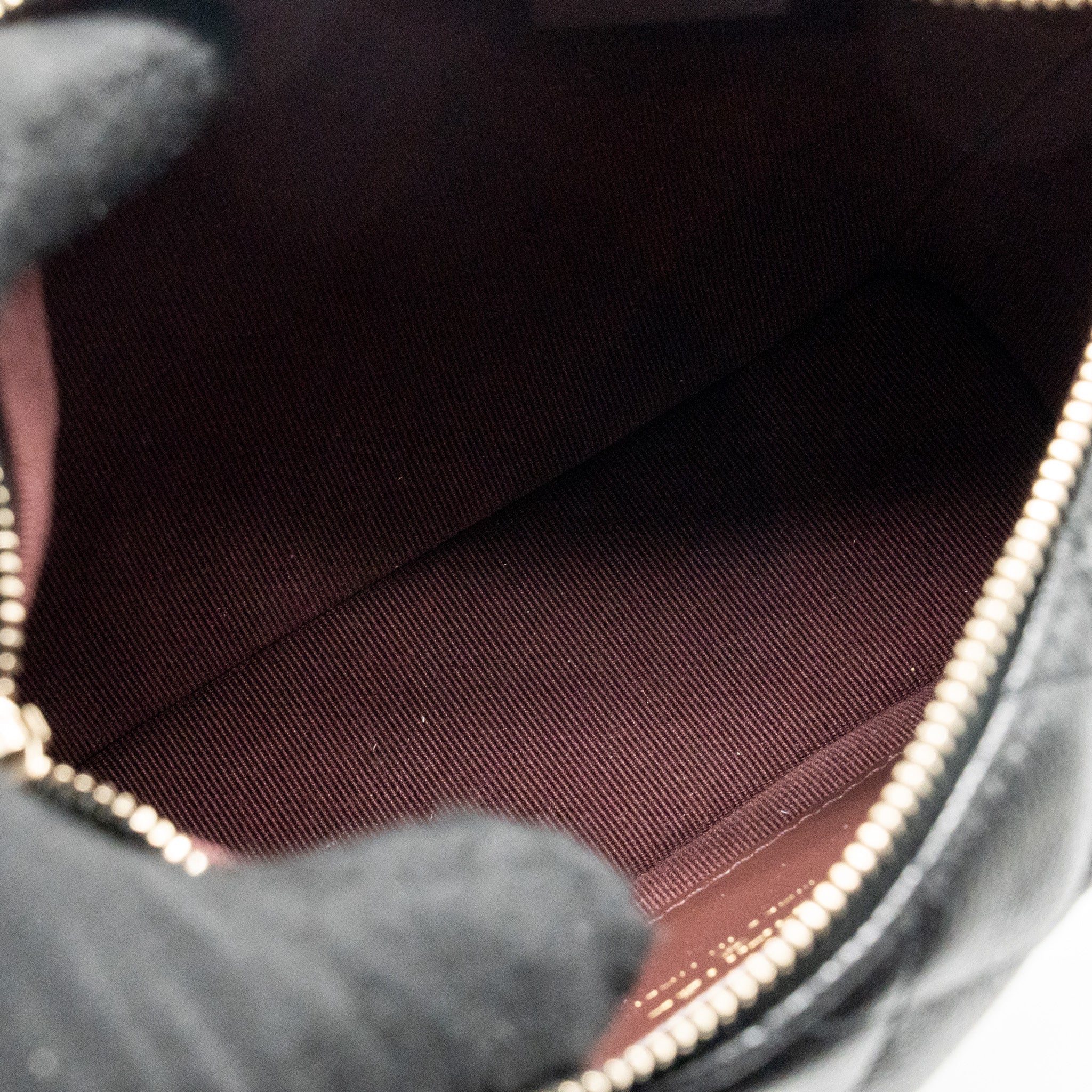chanel-25c-quilted-hobo-bag-caviar-black-lghwmicrochip