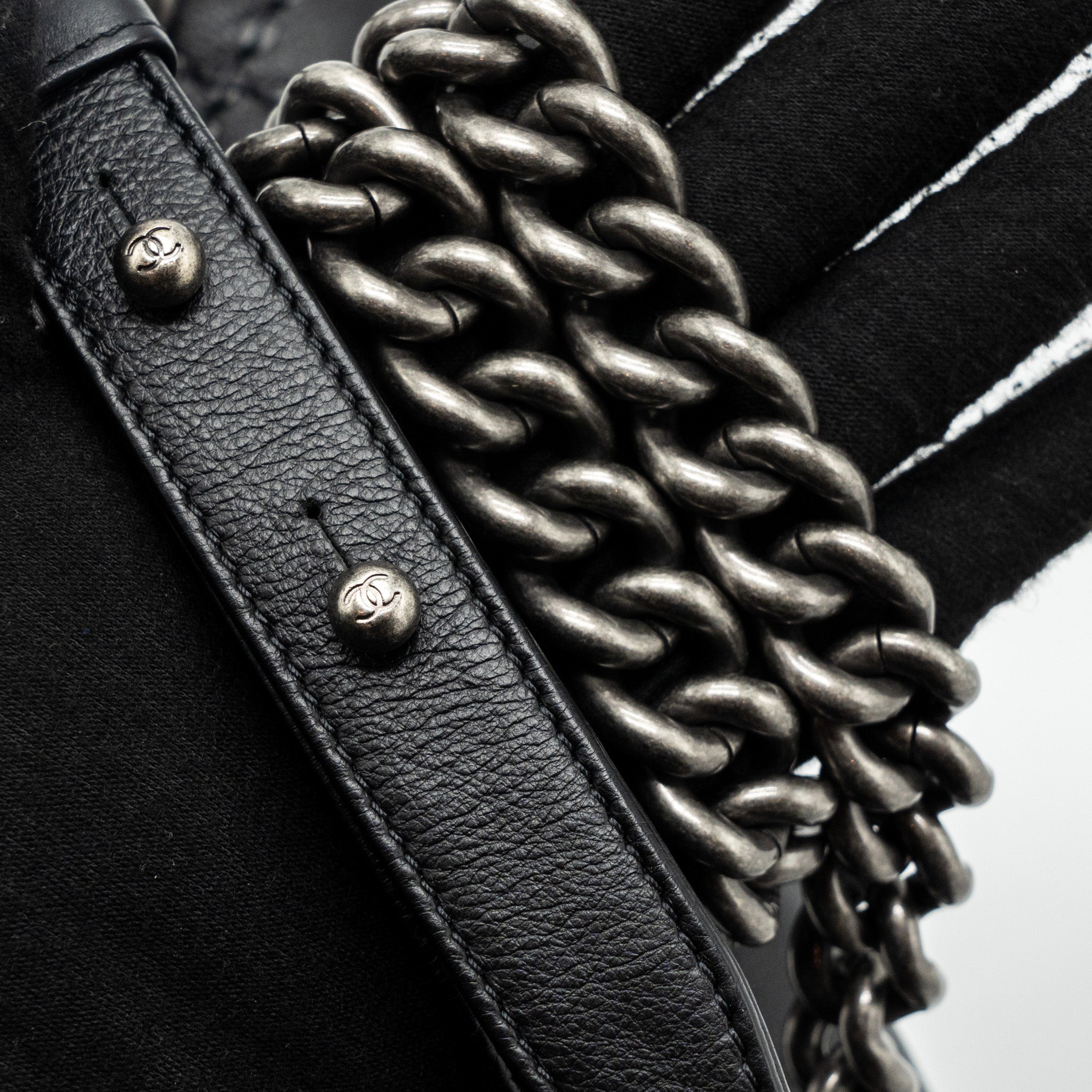 chanel-medium-boy-bag-calfskin-black-ruthenium-shw