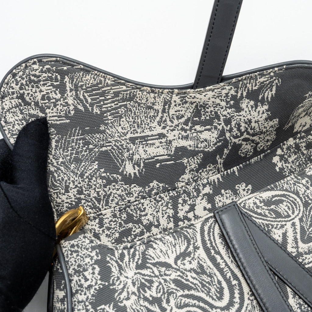 dior-saddle-bag-toile-de-jouy-canvas-leather-grey-ghw