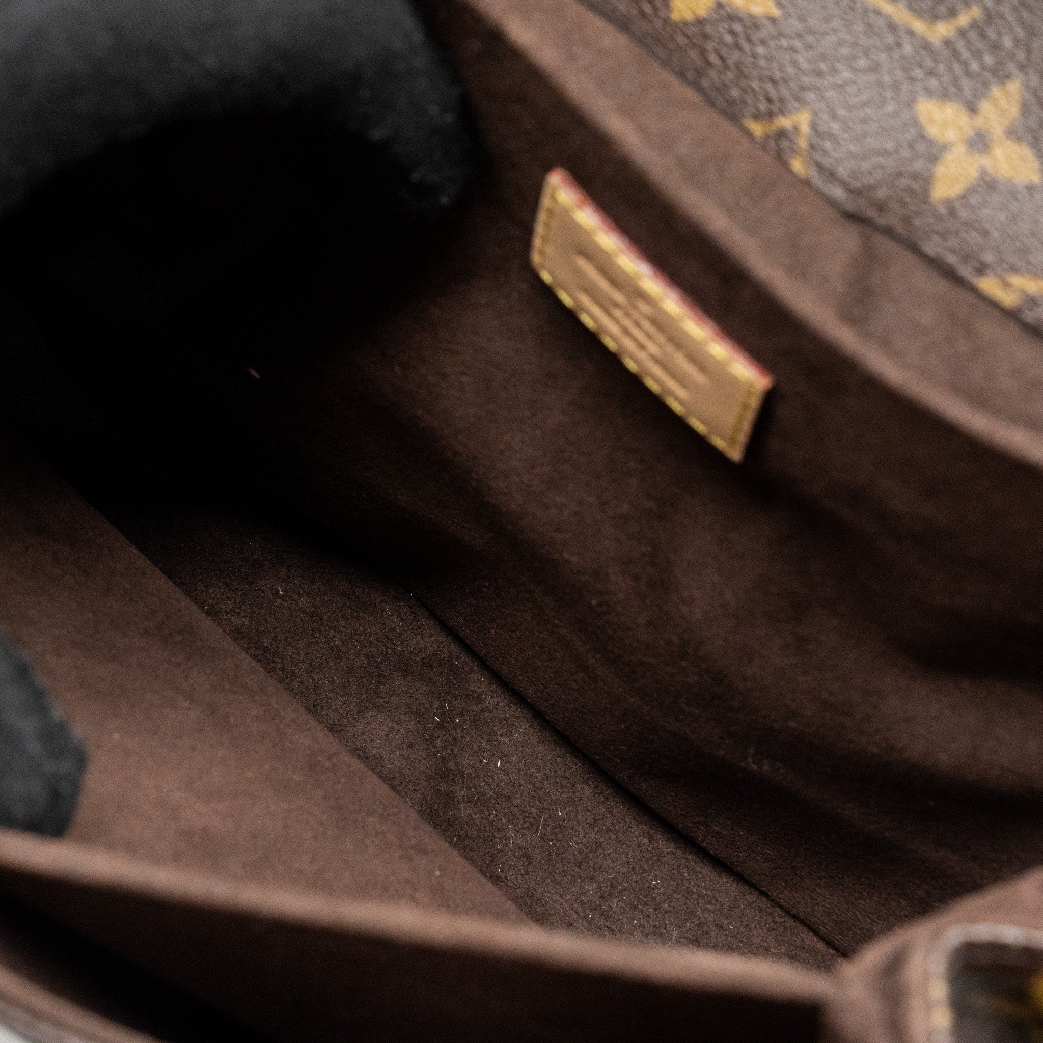 louis-vuitton-pochette-metis-monogram-canvas-ghw-20
