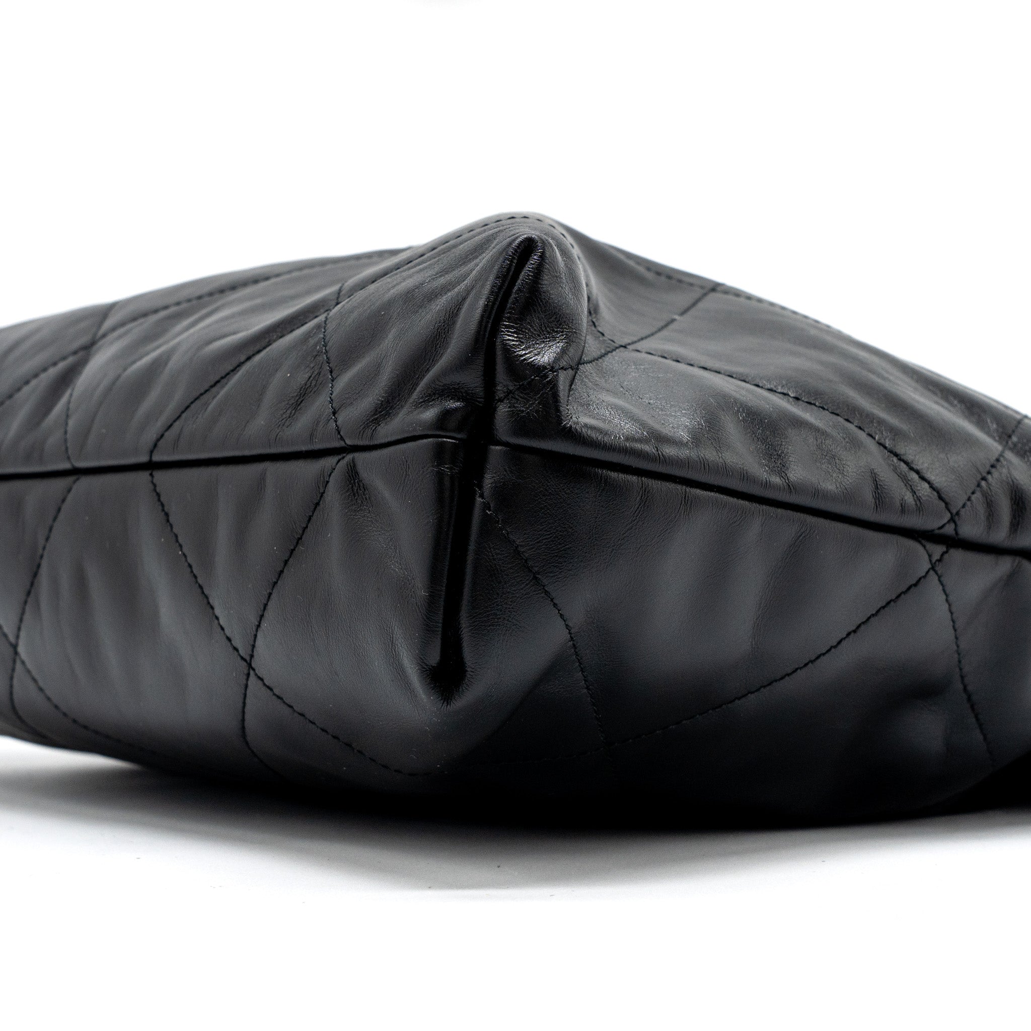 chanel-medium-22-bag-calfskin-black-ghw-microchip