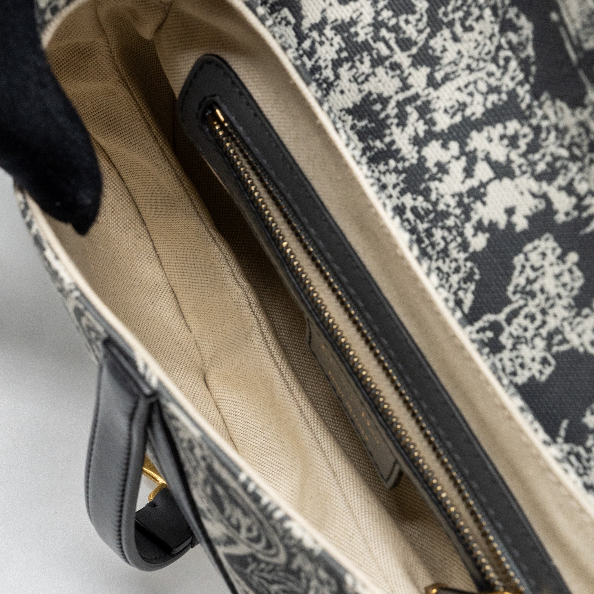 dior-saddle-bag-toile-de-jouy-canvas-leather-grey-ghw