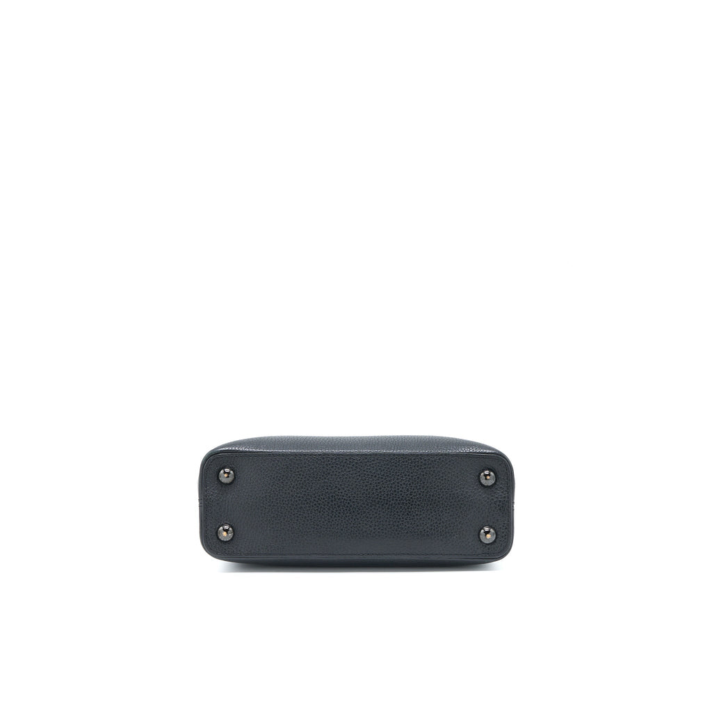 louis-vuitton-capucines-bb-taurillon-so-black-with-black-hardware