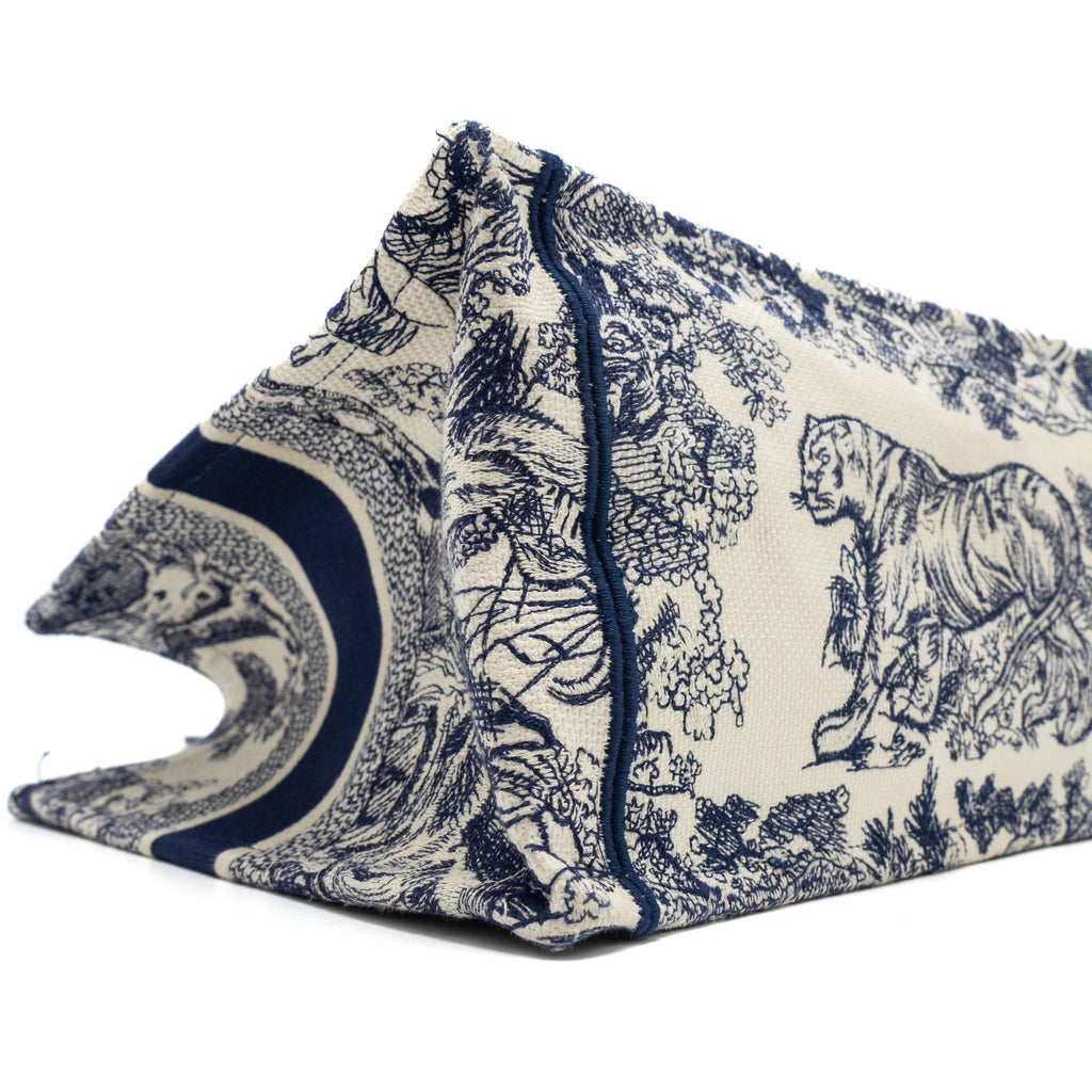dior-medium-book-tote-blue-toile-de-jouy-embroidery-1