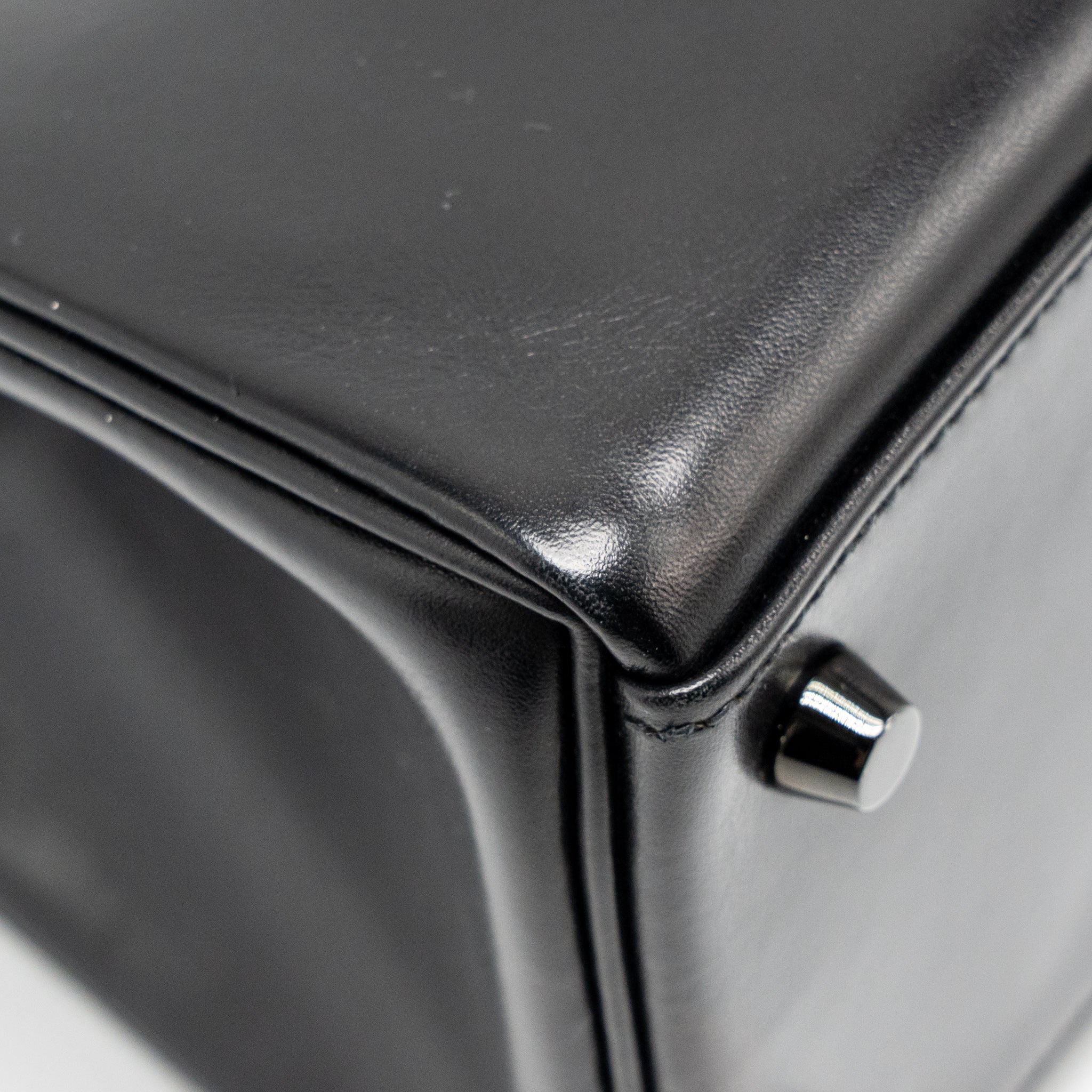 hermes-kelly-32-box-so-black-stamp-square-n