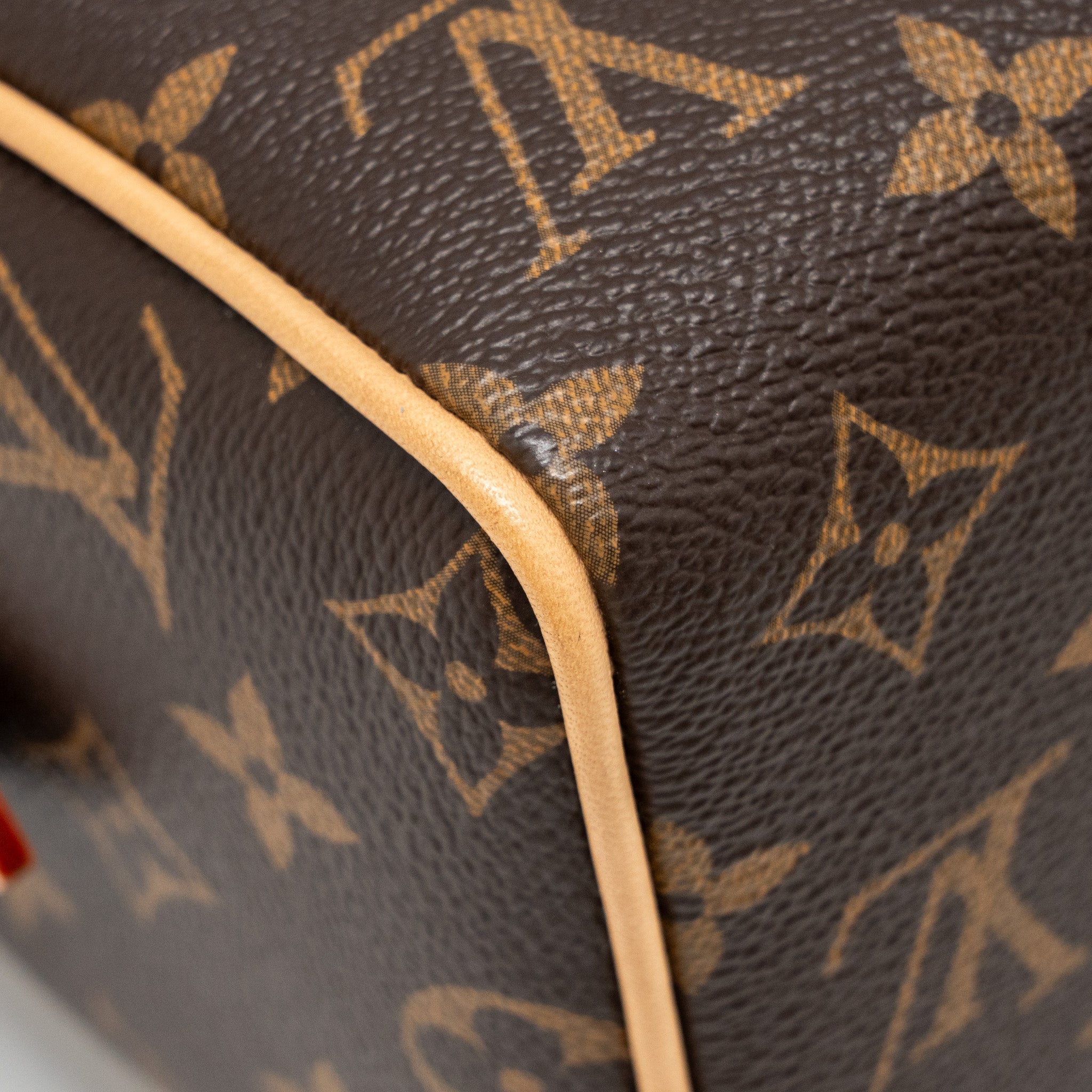 louis-vuitton-speedy-bandouliere-20-monogram-canvas-black-strap-ghw-3