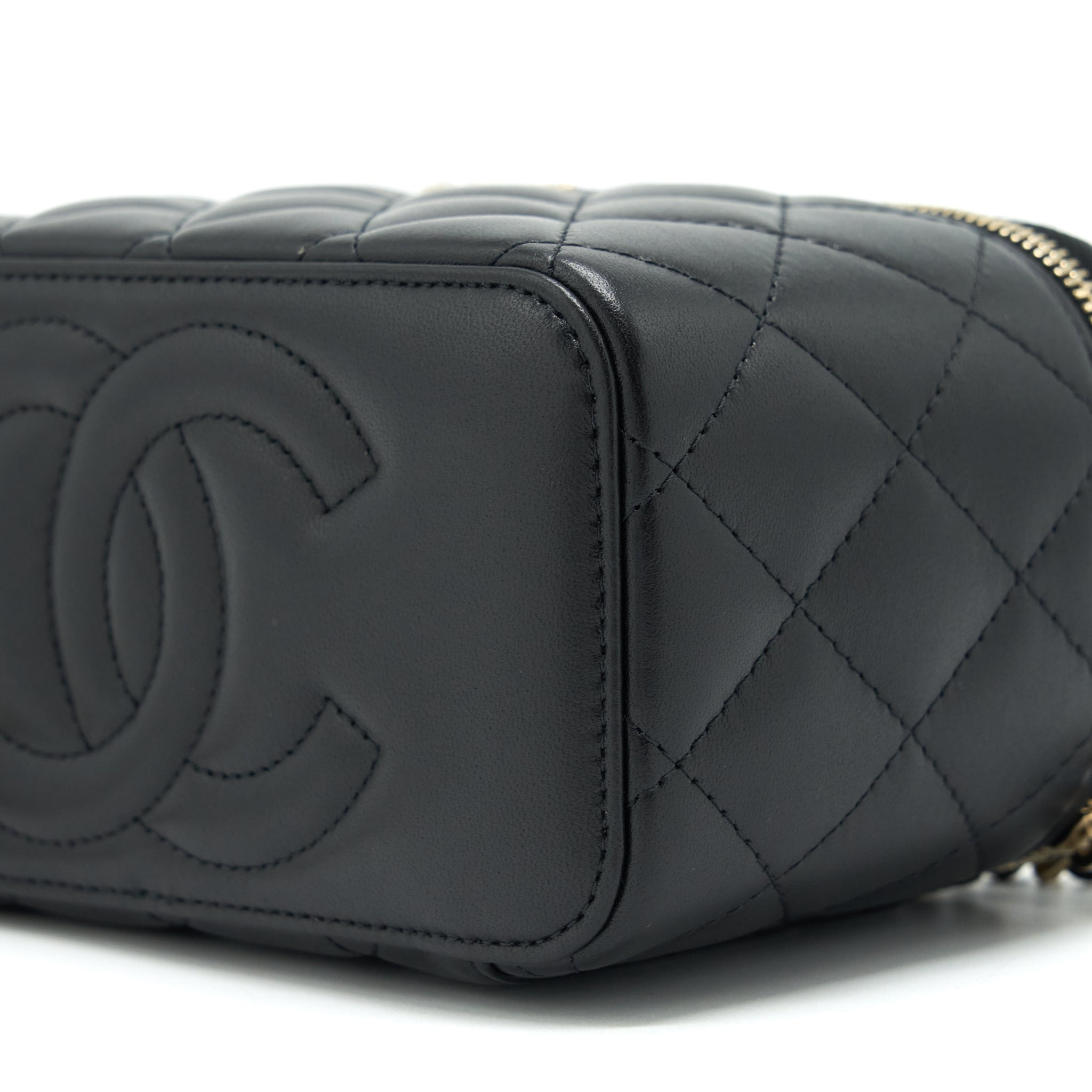 chanel-22a-top-handle-long-vanity-with-chain-lambskin-black-lghw-1