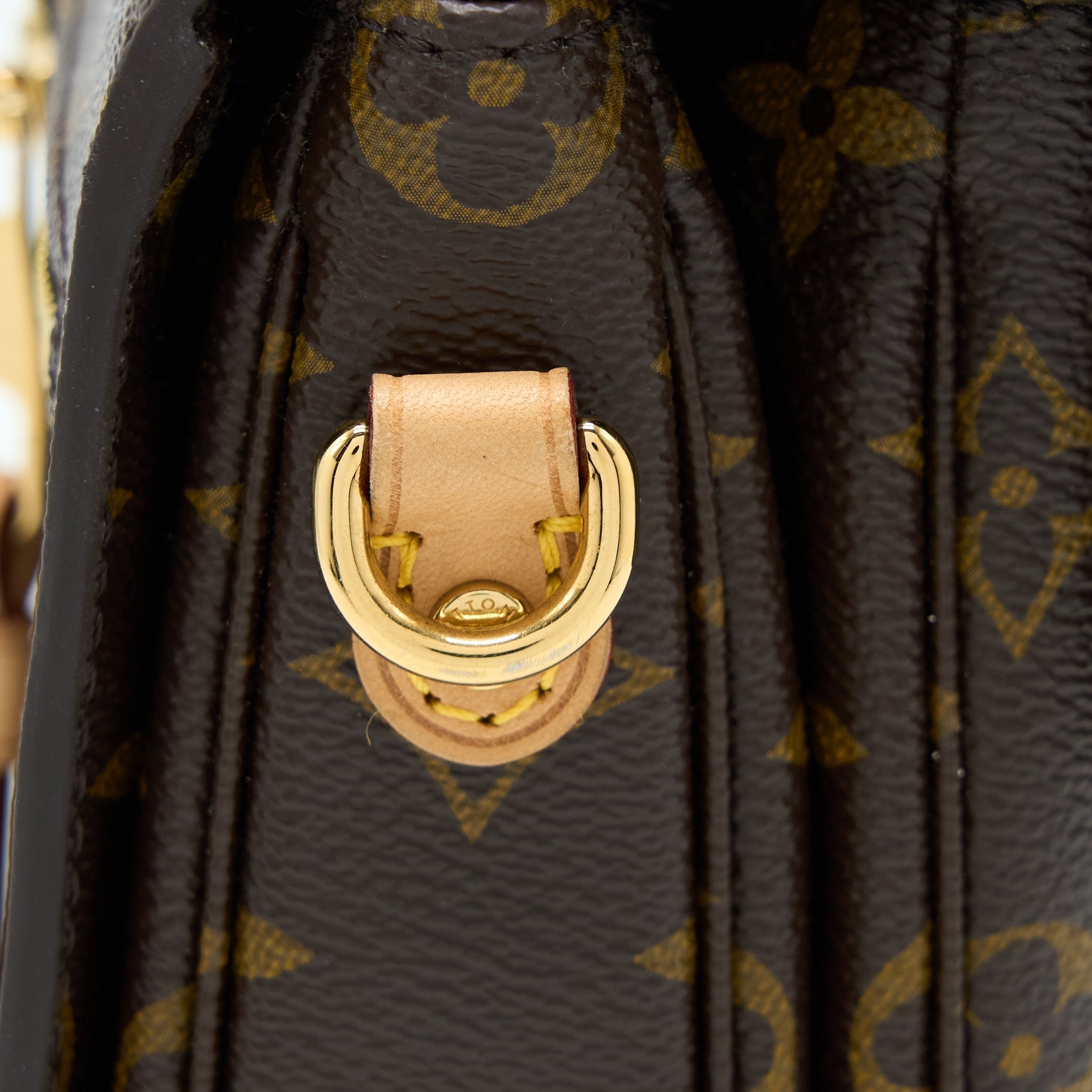 louis-vuitton-pochette-metis-monogram-canvas-ghw-6