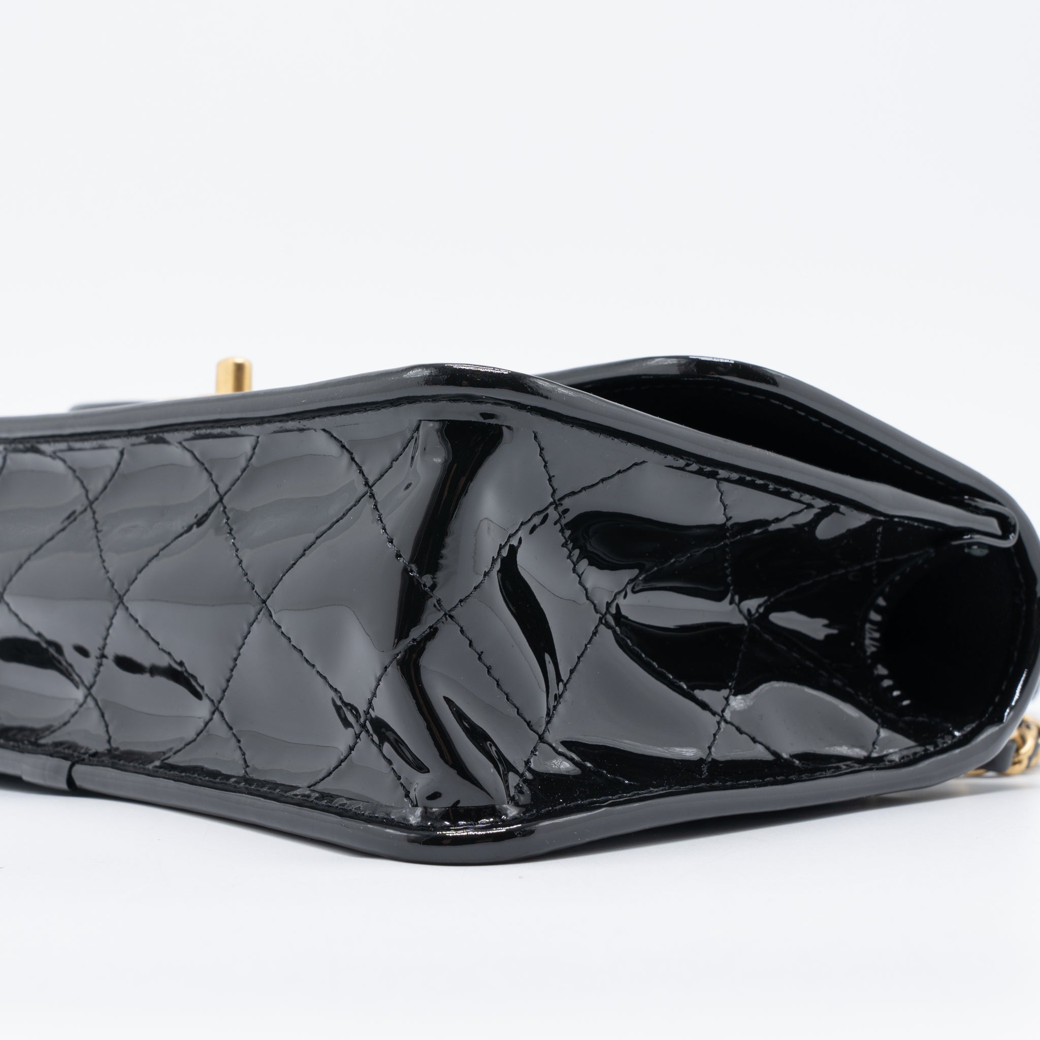 chanel-22k-top-handle-messenger-bag-patent-black-brushed-ghw-microchip