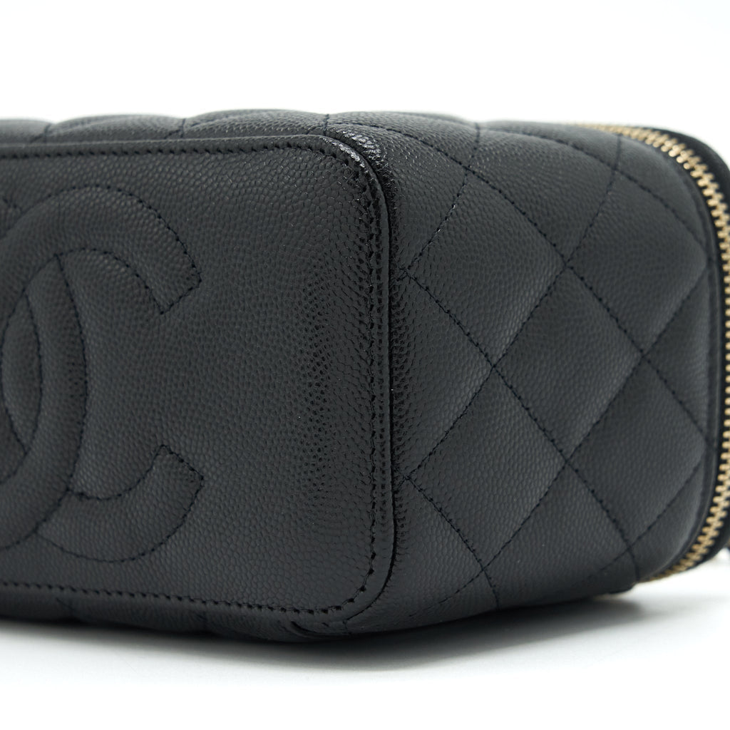 chanel-22s-long-vanity-with-chain-caviar-black-lghw-1