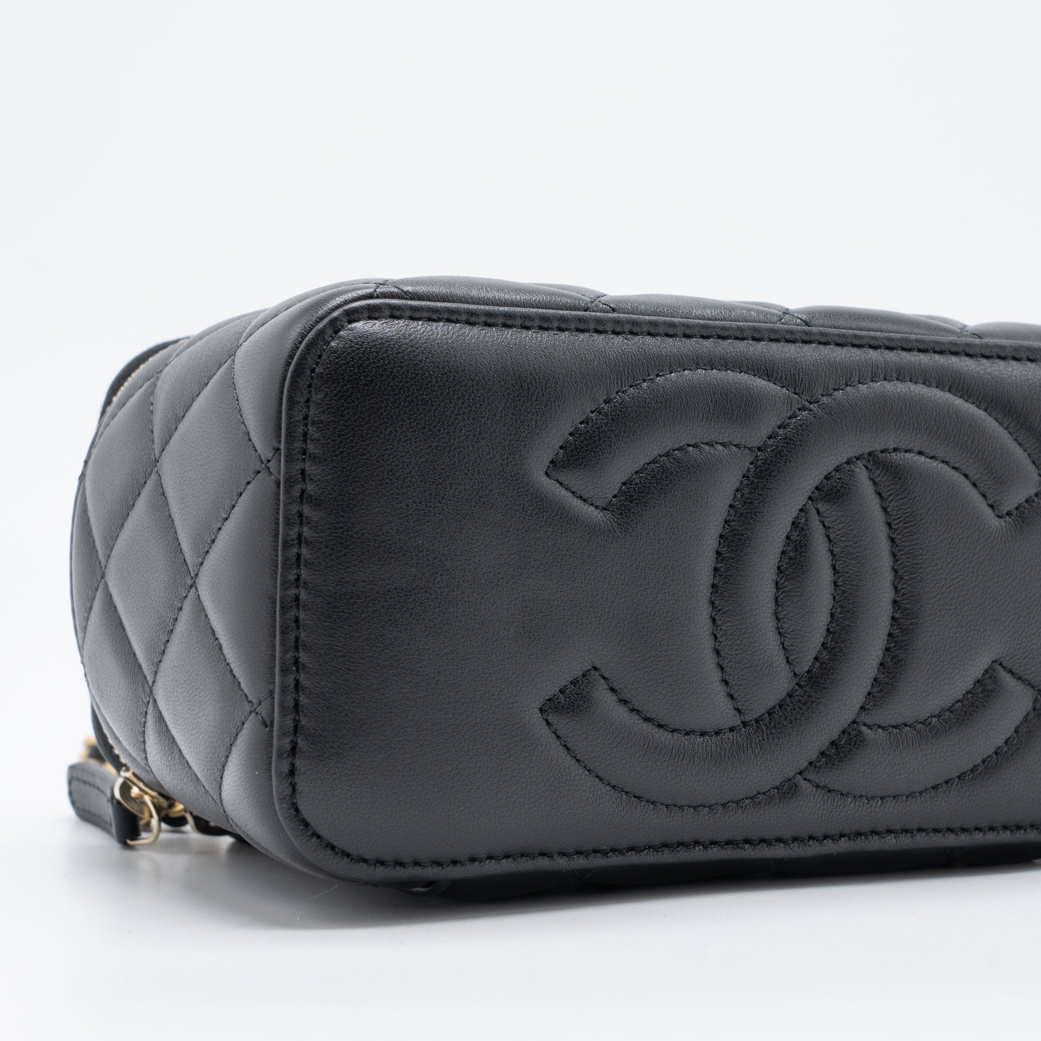 chanel-23c-pearl-crush-long-vanity-lambskin-black-brushed-ghw-microchip