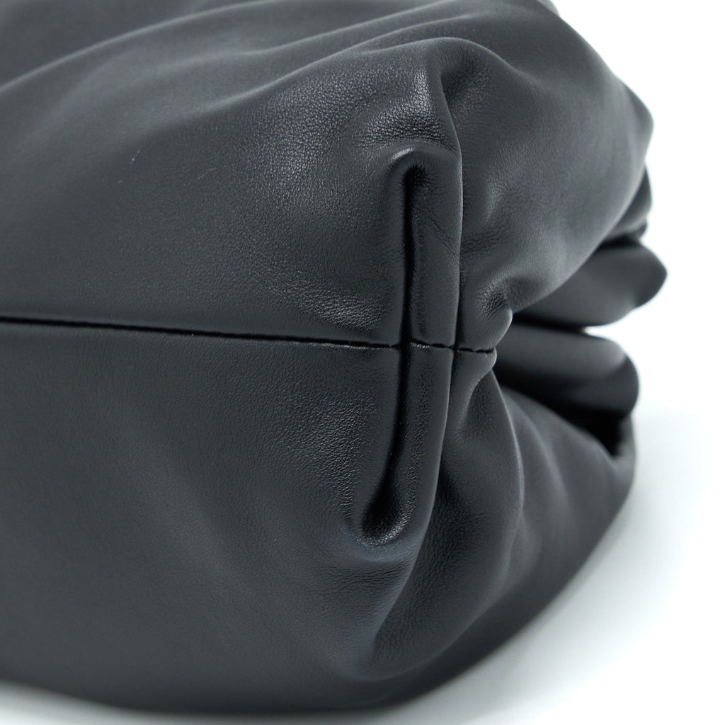 bottega-veneta-teen-pouch-black