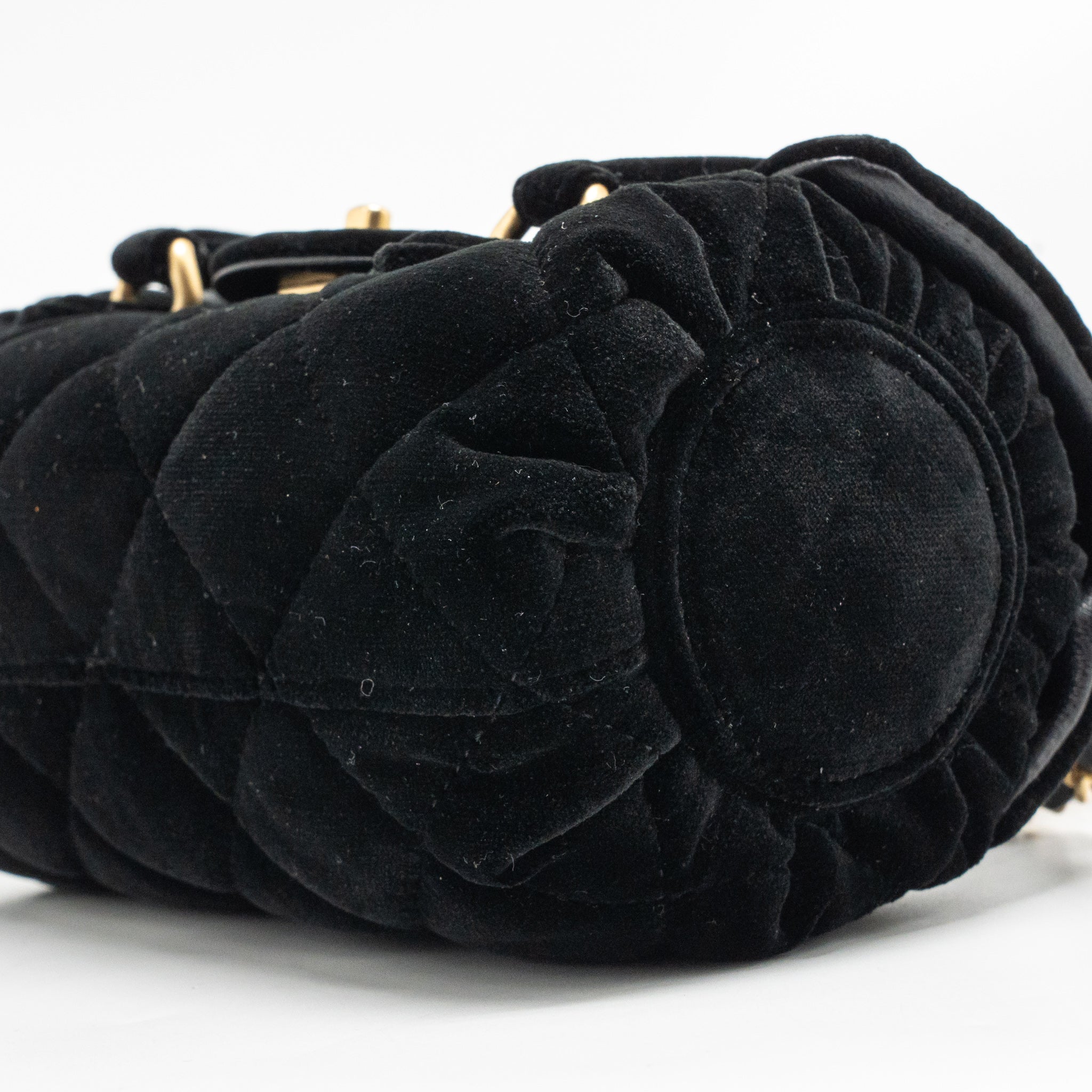 chanel-mini-bowling-clutch-with-chain-velvet-black-ghw-microchip