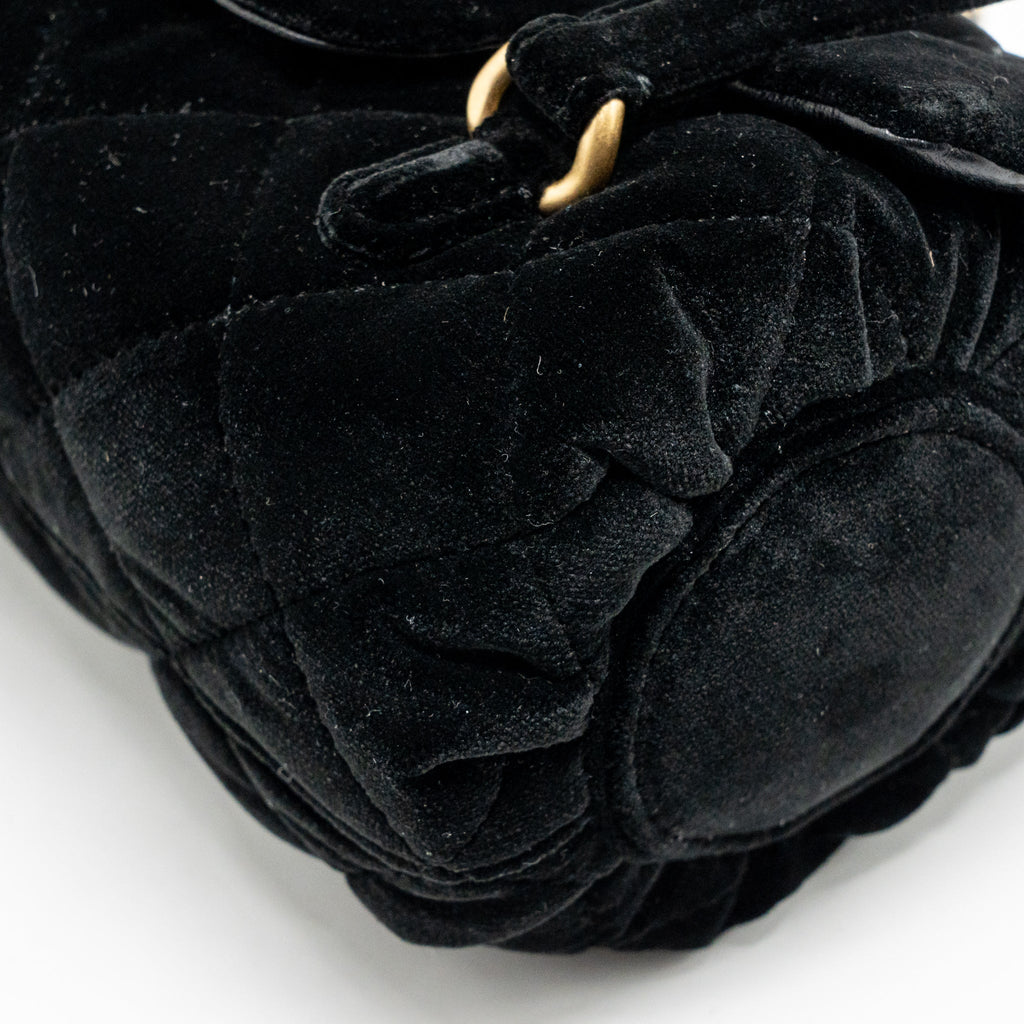 chanel-mini-bowling-clutch-with-chain-velvet-black-ghw-microchip
