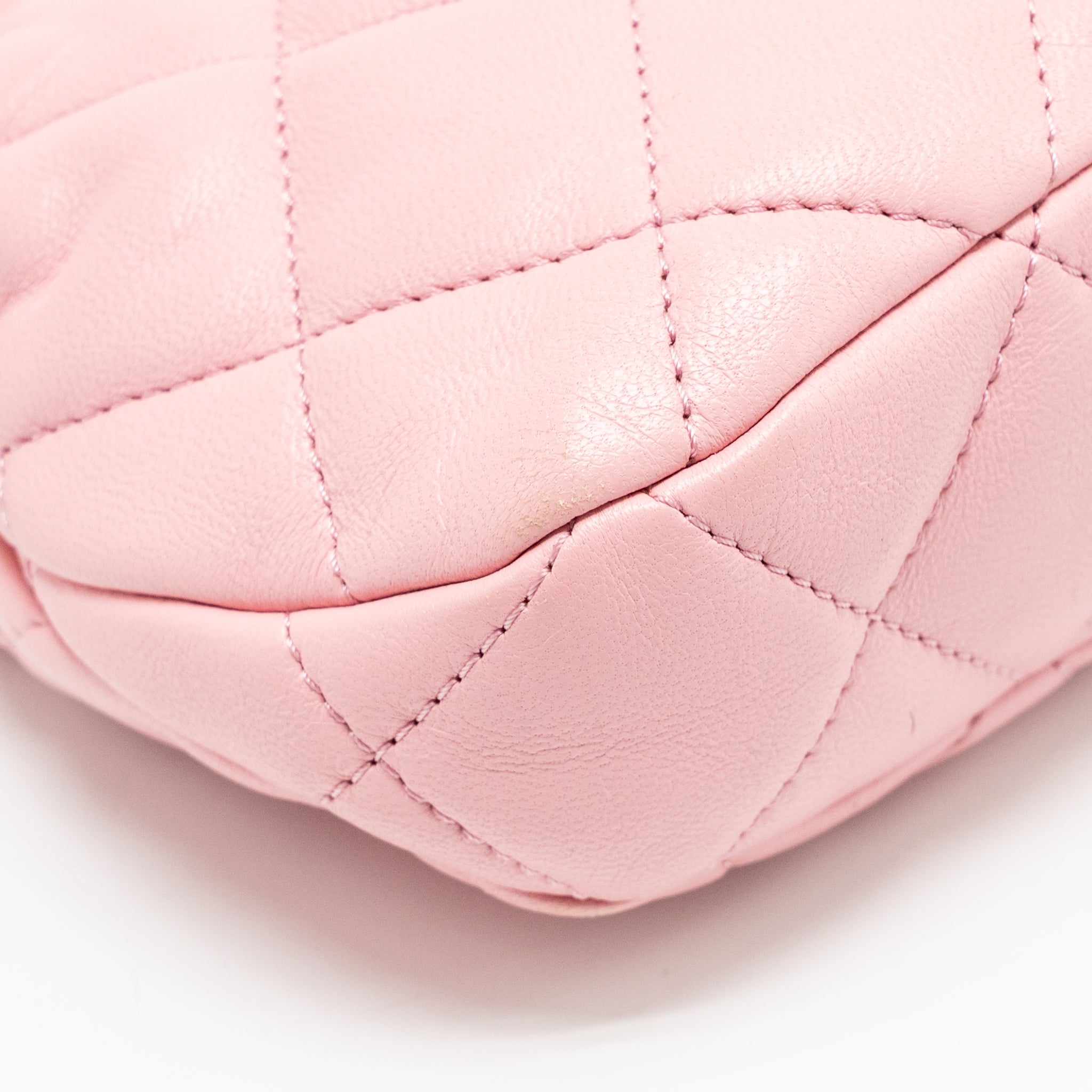 chanel-22k-hobo-bag-with-logo-chain-lambskin-pink-ghw-microchip