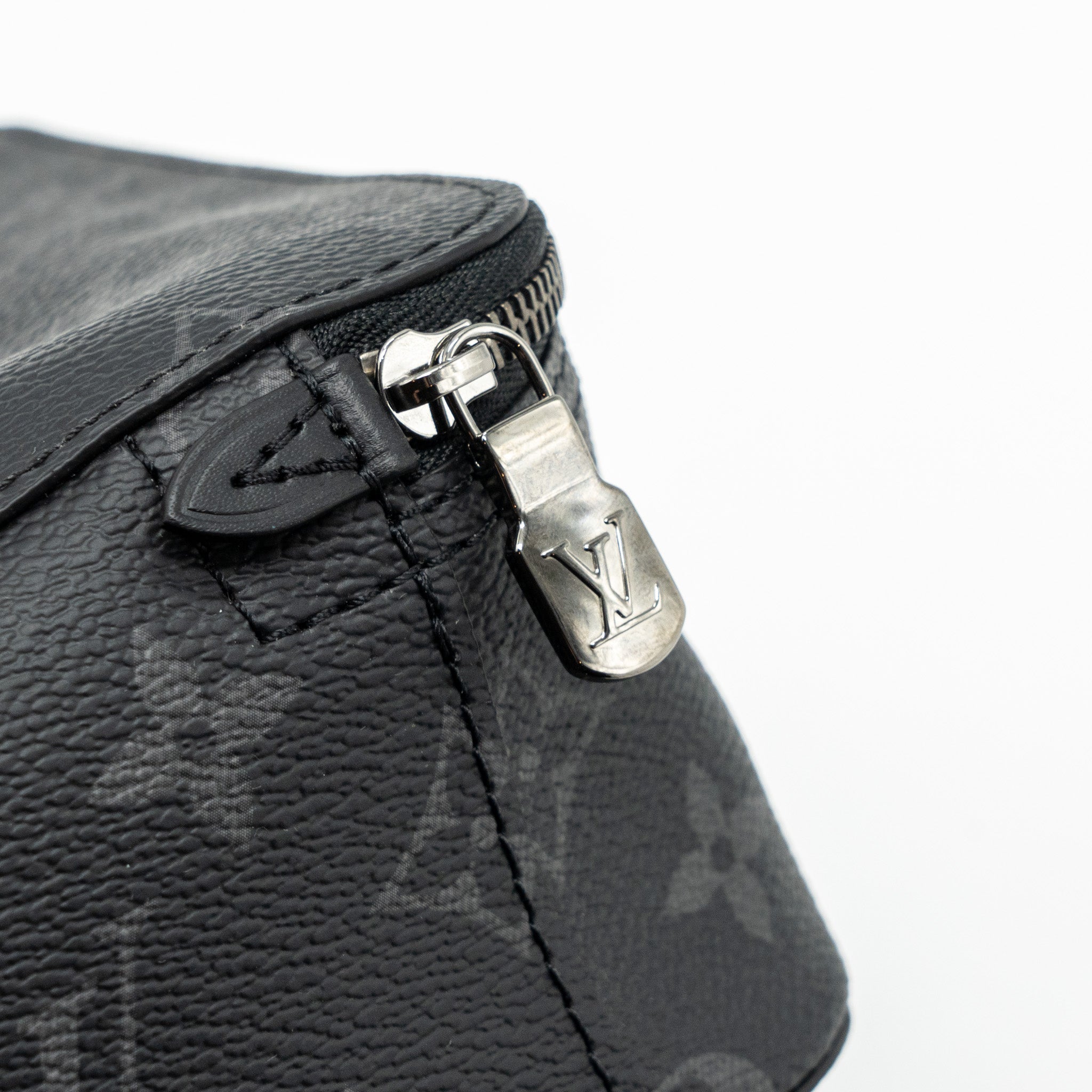 louis-vuitton-packing-cube-mm-monogram-eclipse-shw