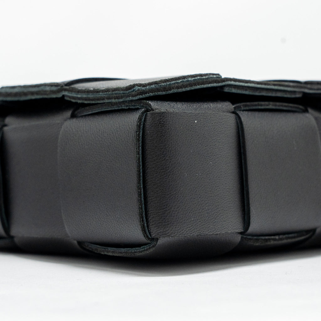 bottega-veneta-small-cassette-bag-lambskin-black-ghw