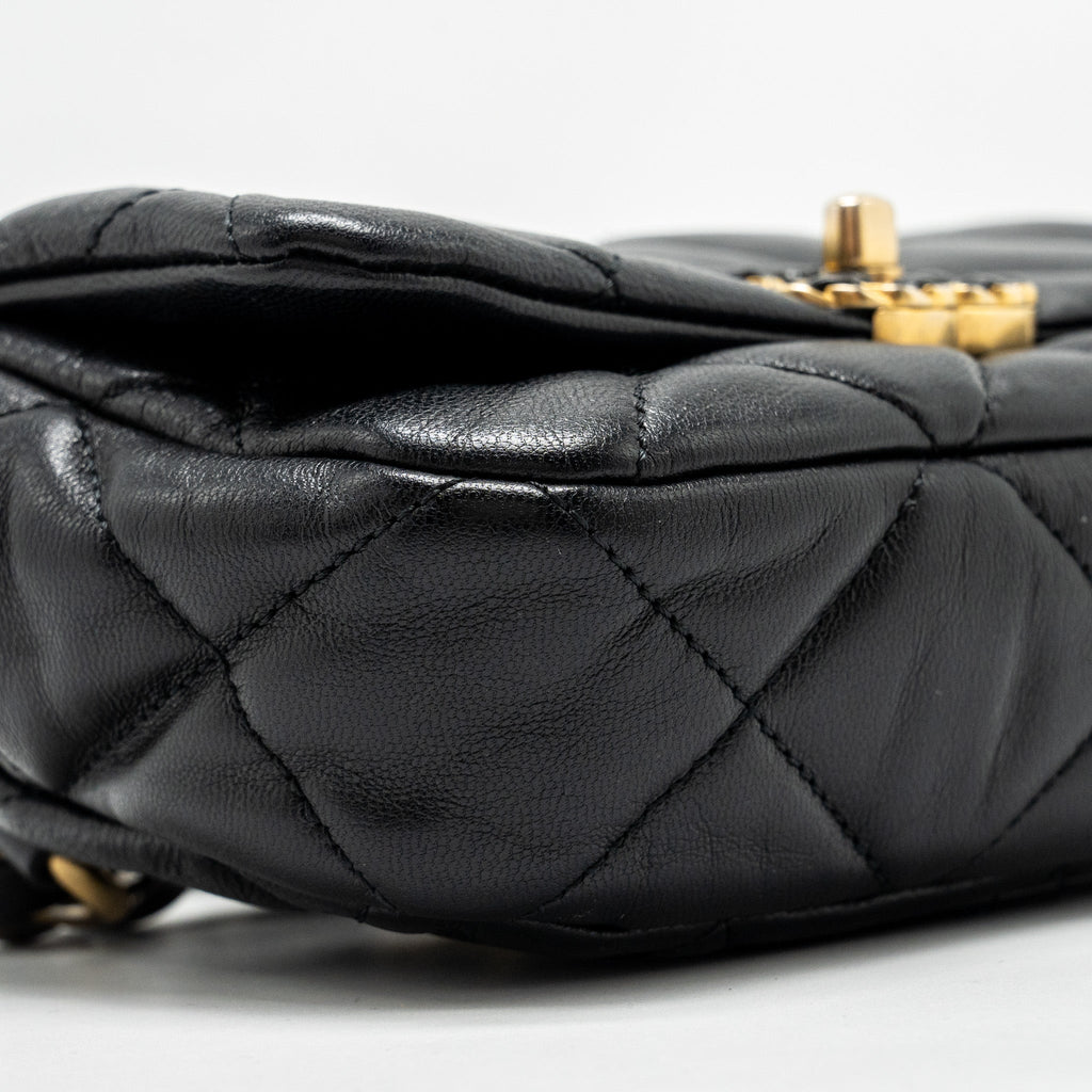 chanel-19-quilted-waist-belt-bag-calfskin-black-ghw