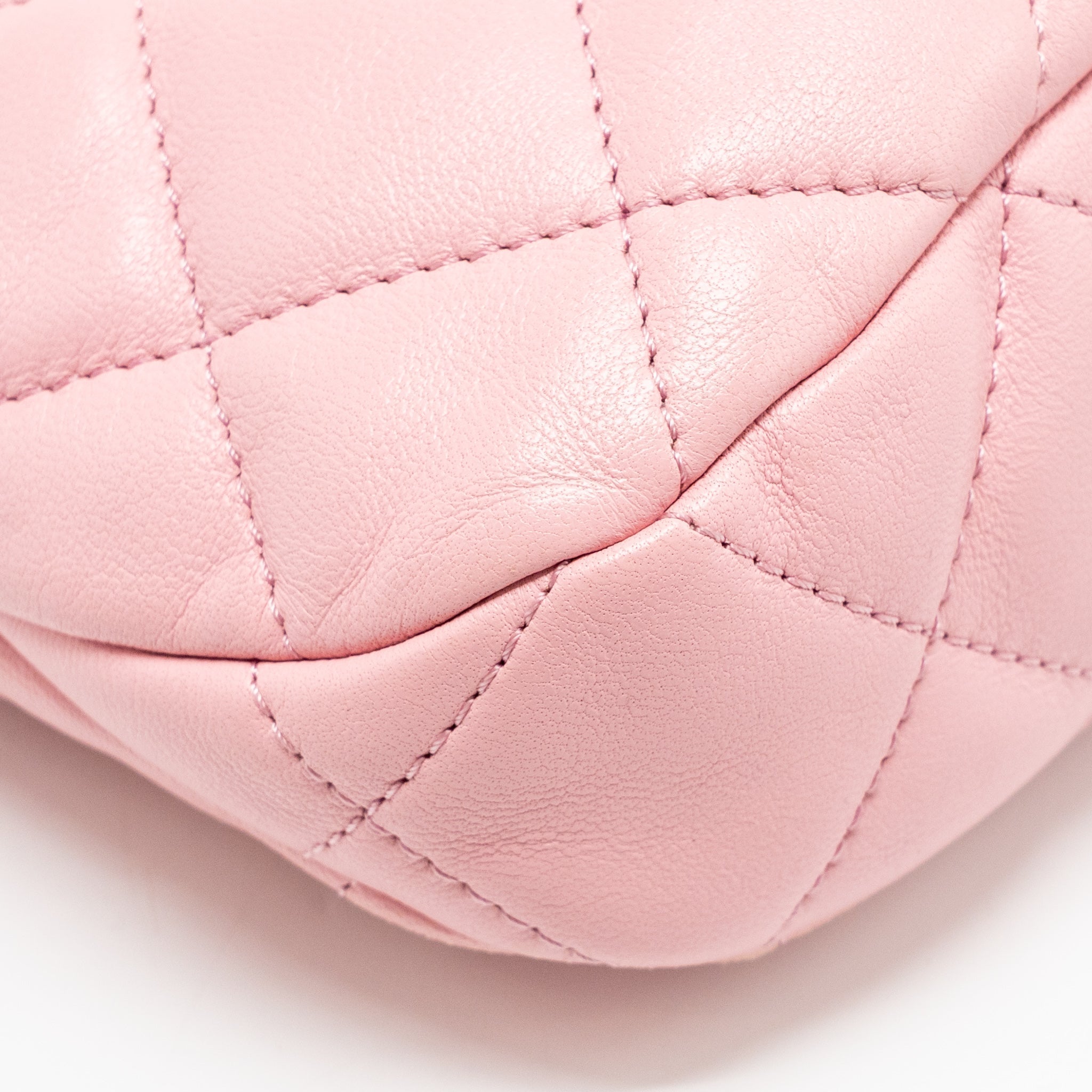 chanel-22k-hobo-bag-with-logo-chain-lambskin-pink-ghw-microchip