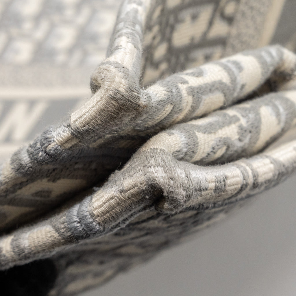 dior-large-book-tote-dior-oblique-embroidery-ecru-grey