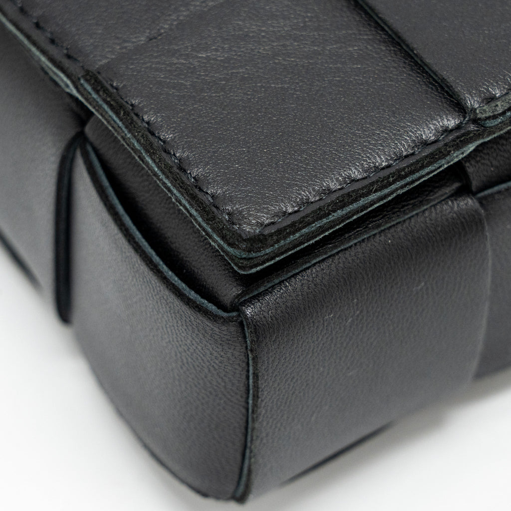 bottega-veneta-small-cassette-bag-lambskin-black-ghw