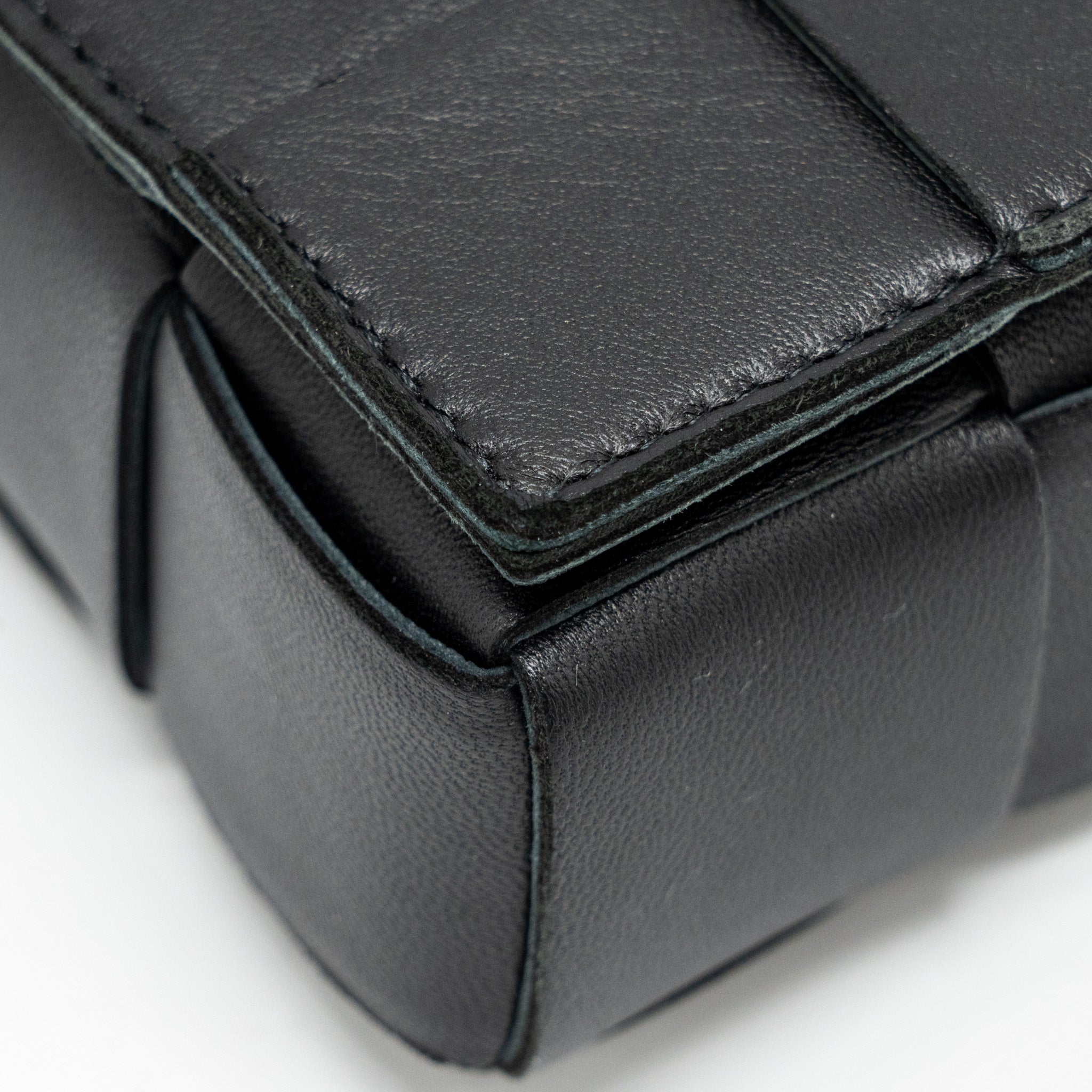 bottega-veneta-small-cassette-bag-lambskin-black-ghw