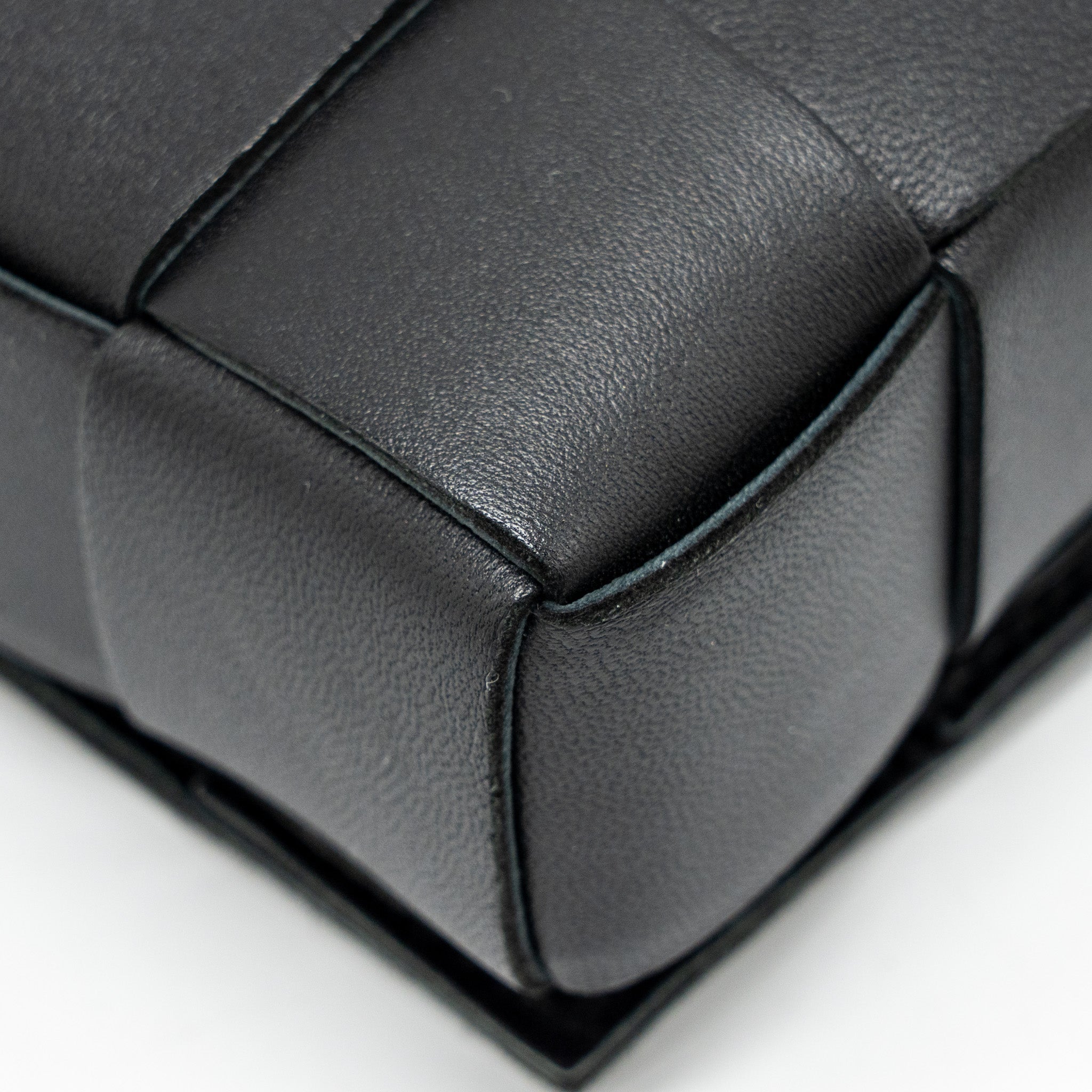 bottega-veneta-small-cassette-bag-lambskin-black-ghw