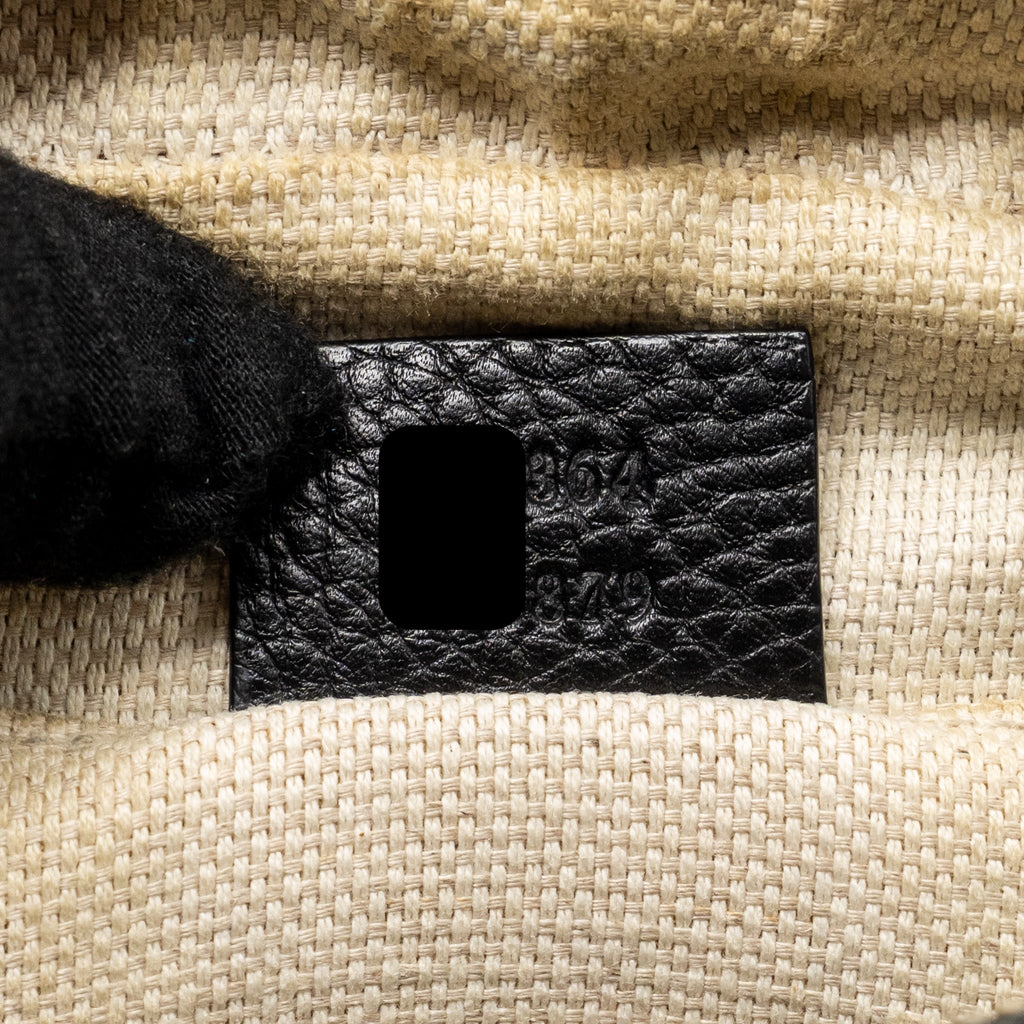 gucci-soho-disco-camera-crossbody-bag-calfskin-black-lghw-2