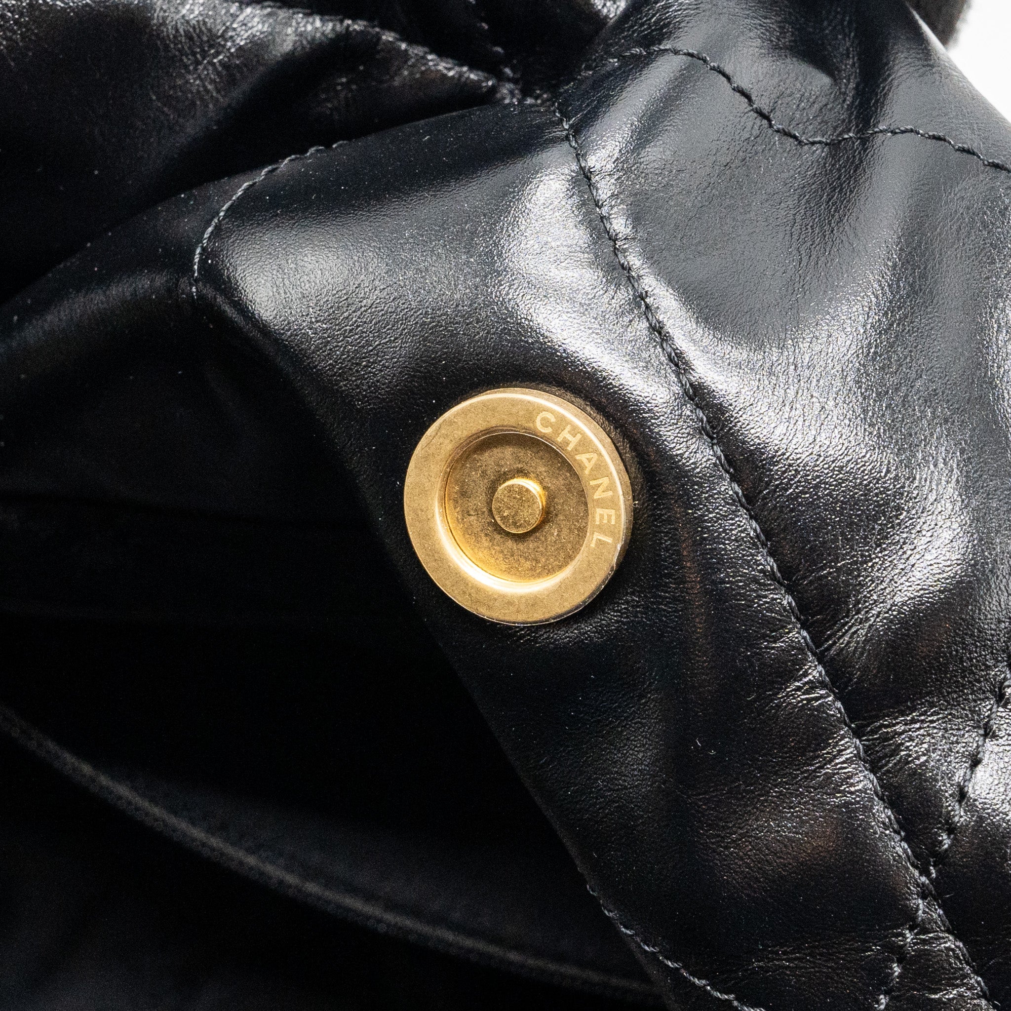 chanel-medium-22-bag-gold-letter-shiny-calfskin-black-ghwmicrochip