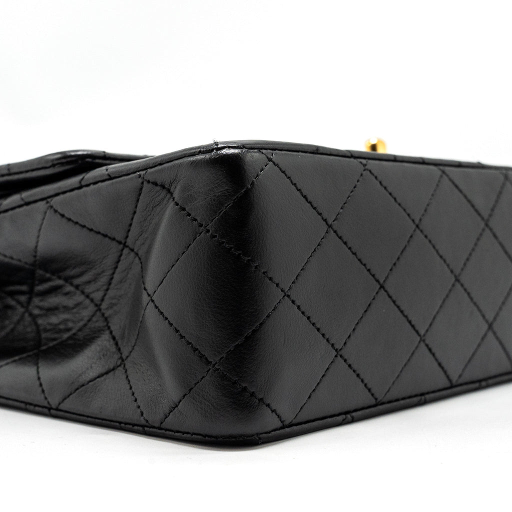 chanel-vintage-medium-classic-double-flap-bag-lambskin-black-ghw