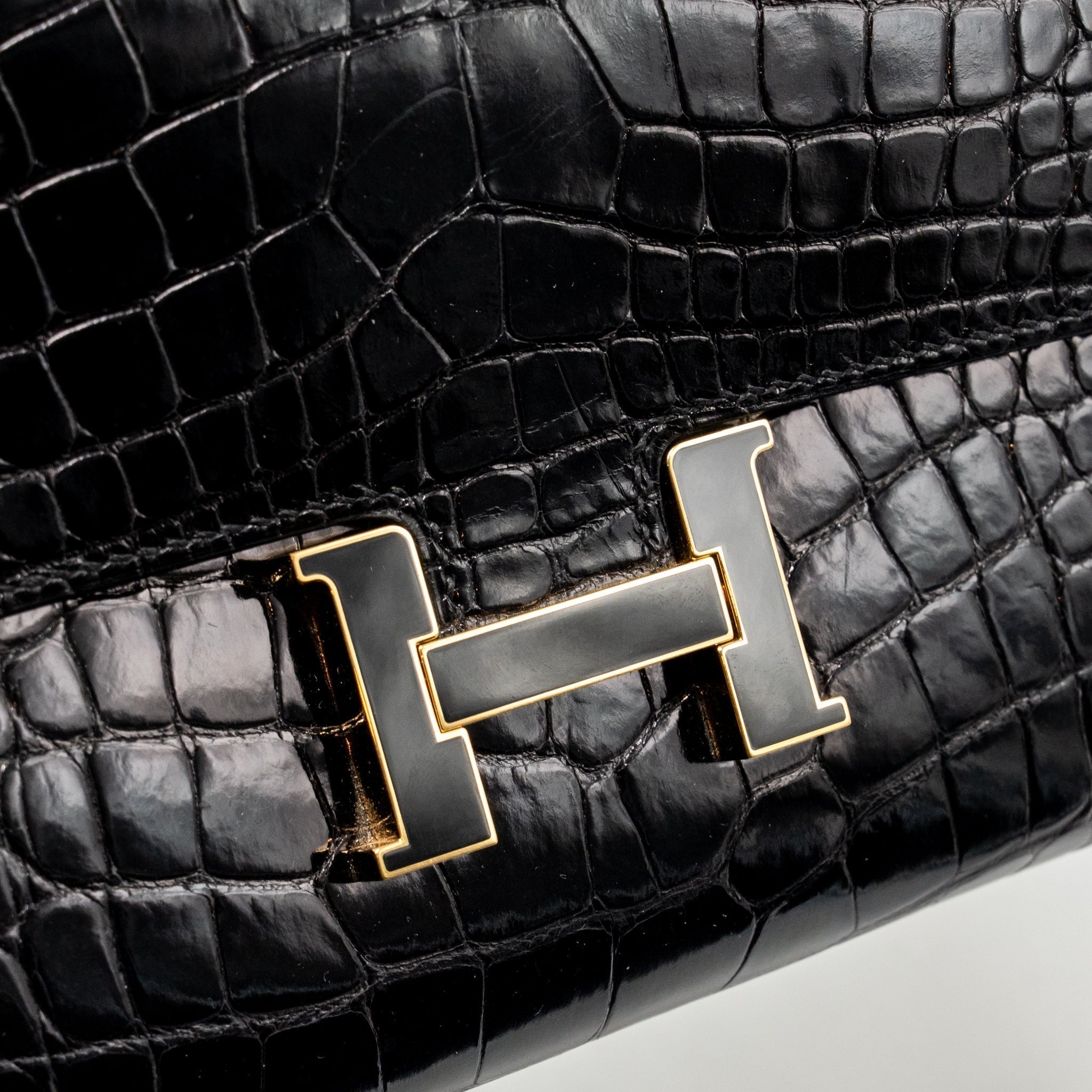 hermes-constance-to-go-alligator-mississippiensis-black-with-black-hardware-stamp