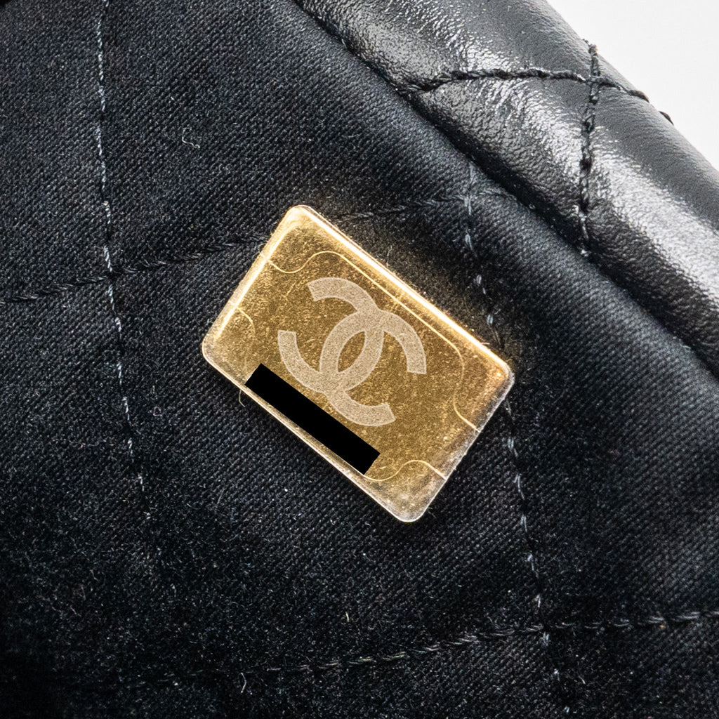 chanel-medium-22-bag-gold-letter-shiny-calfskin-black-ghwmicrochip