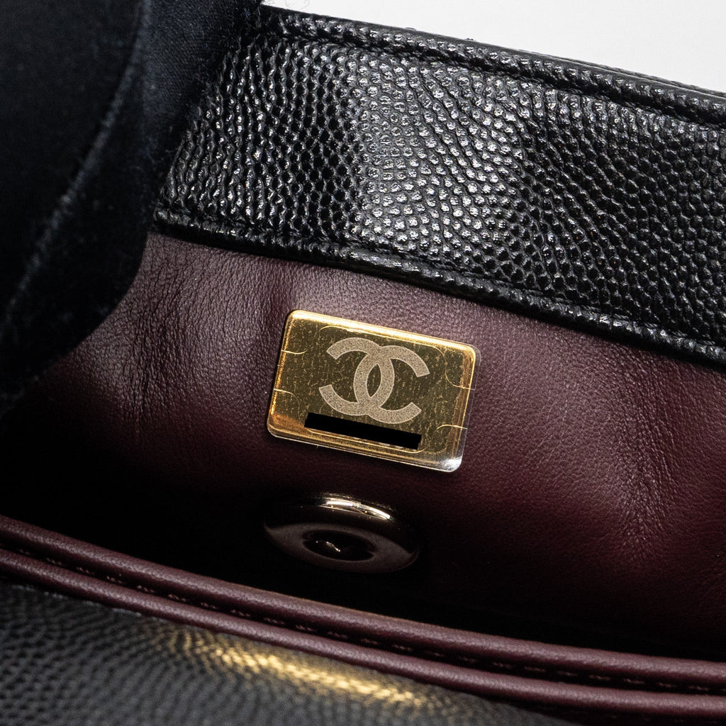 chanel-small-coco-handle-caviar-black-lghw-microchip-11