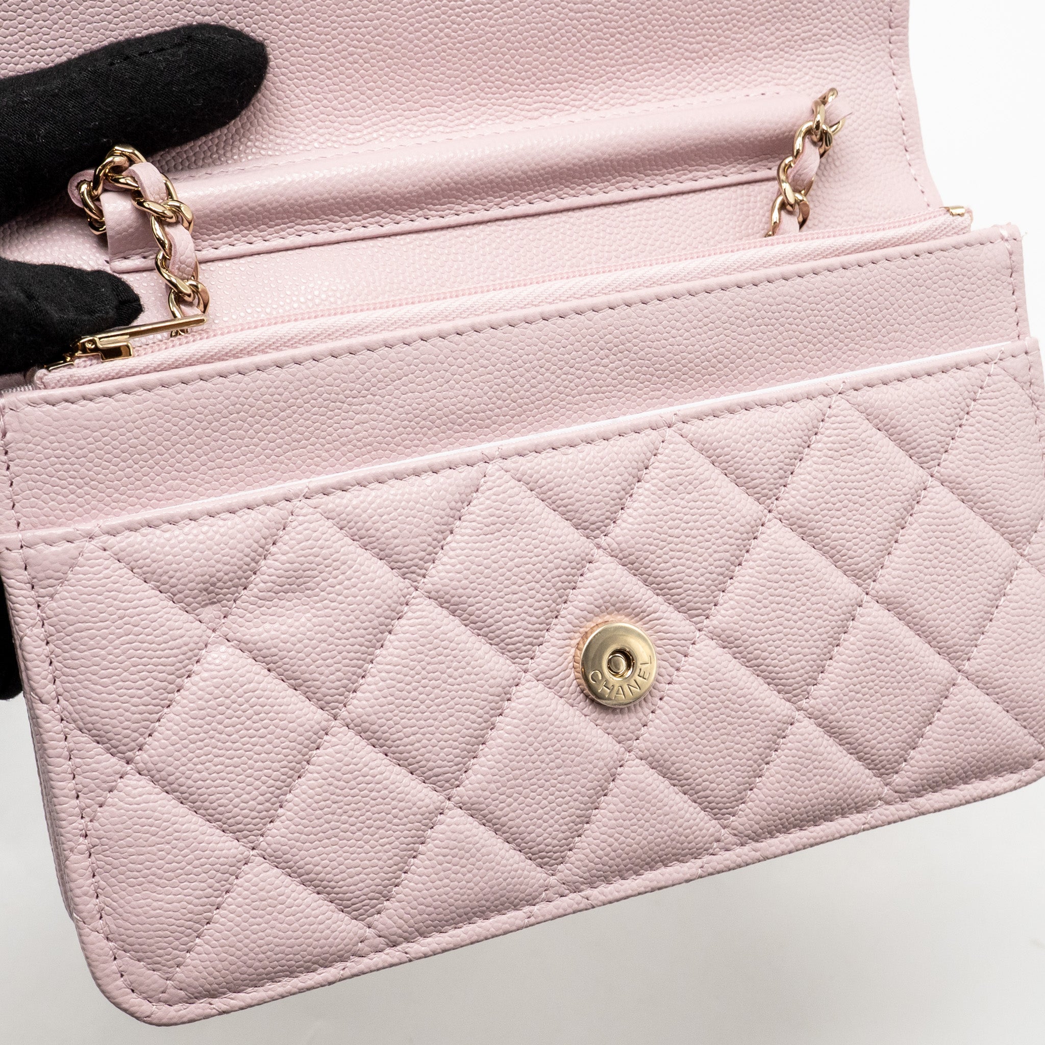 chanel-classic-wallet-on-chain-caviar-pink-lghw