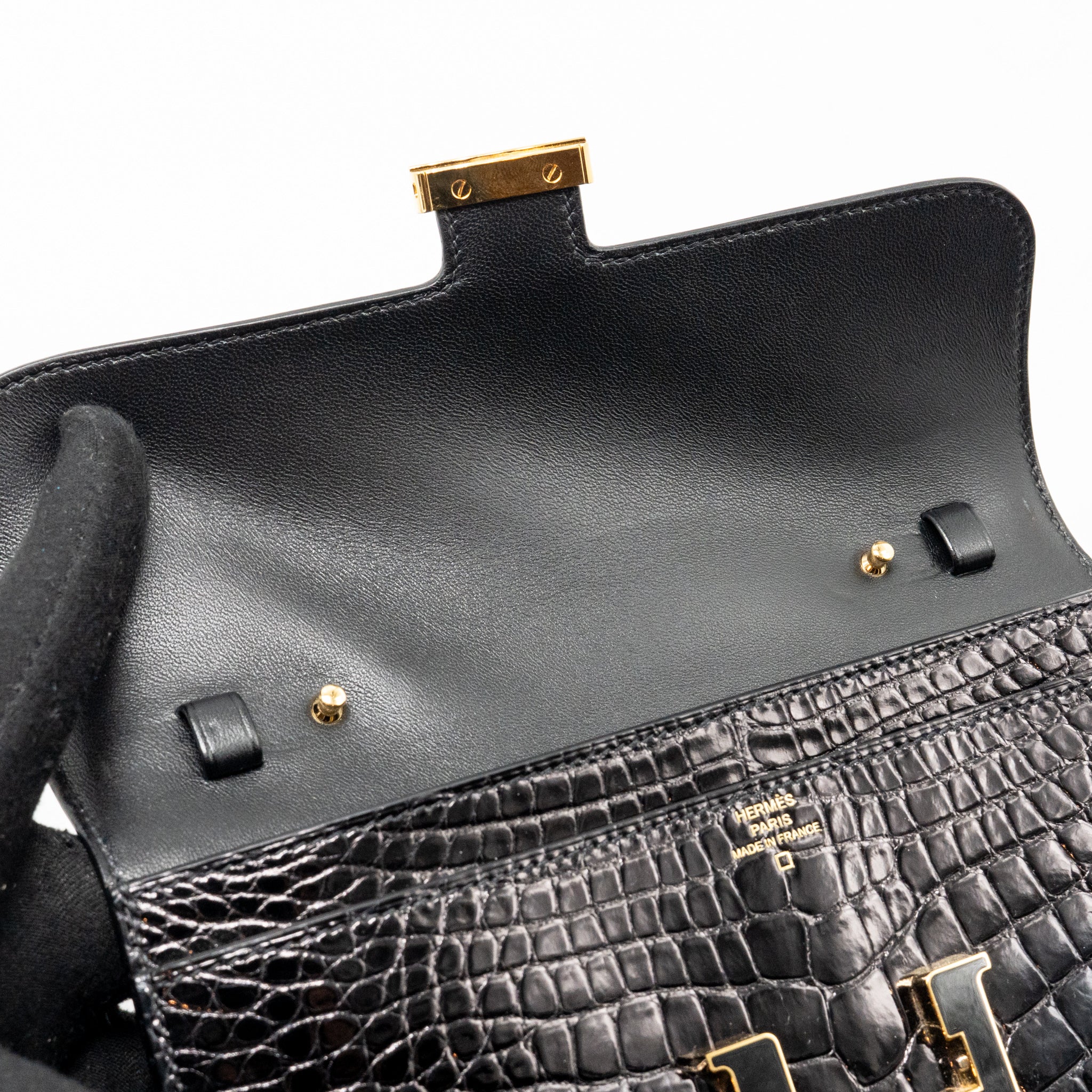 hermes-constance-to-go-alligator-mississippiensis-black-with-black-hardware-stamp