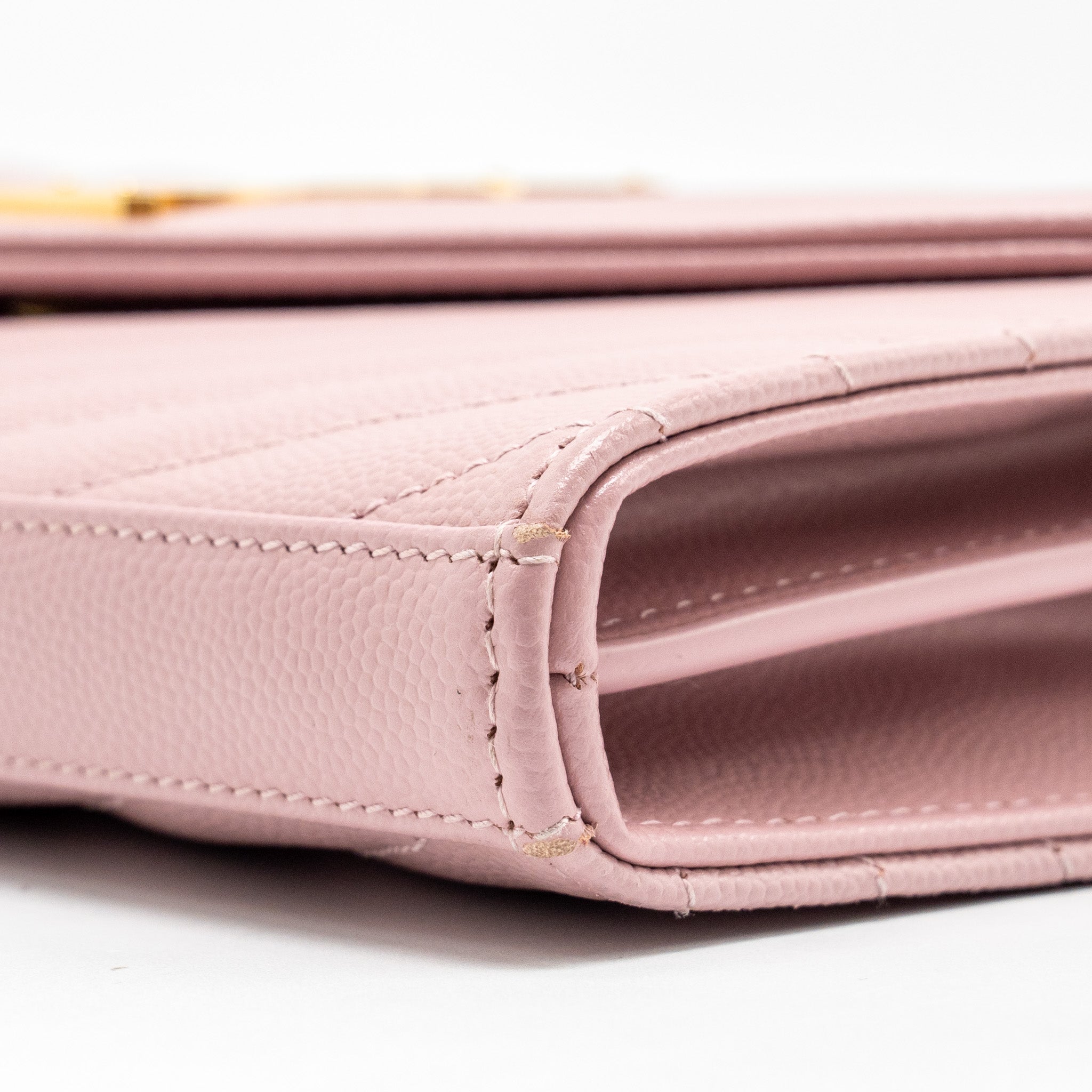 saint-laurent-ysl-cassandre-matelasse-wallet-on-chain-grained-calfskin-pink-ghw
