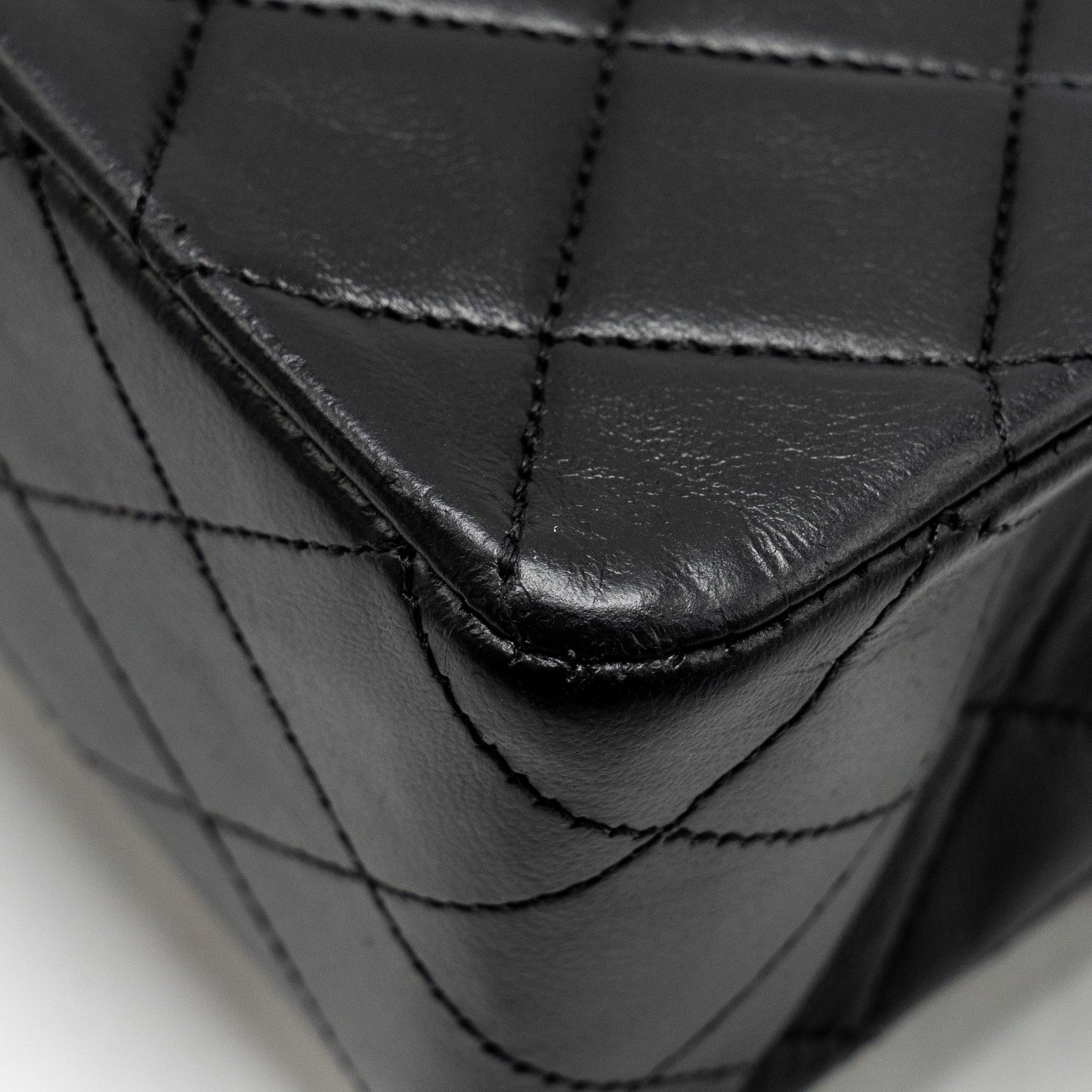 chanel-vintage-medium-classic-double-flap-bag-lambskin-black-ghw