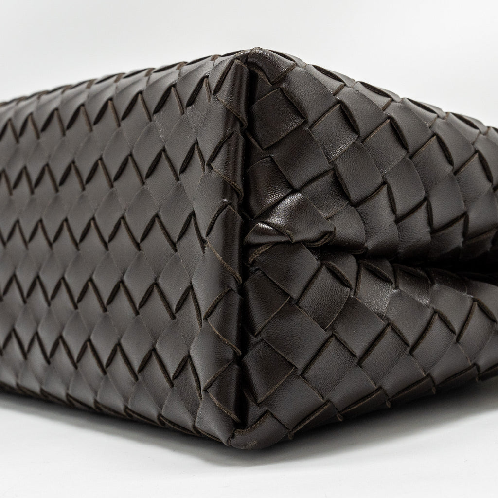 bottega-veneta-medium-andiamo-lambskin-fondant-ghw