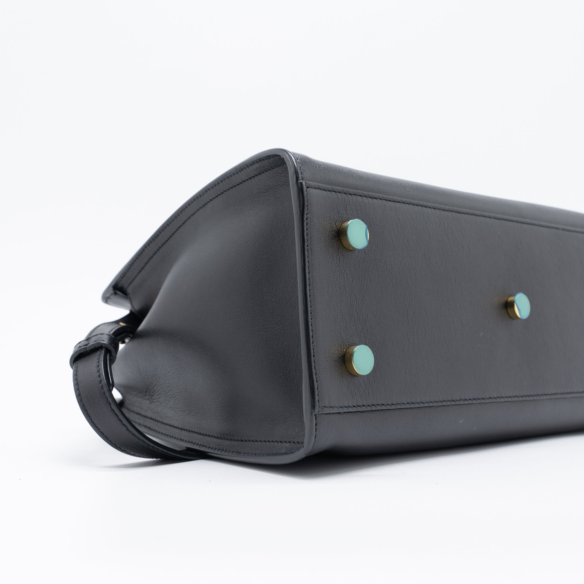 saint-laurent-cabas-tote-calfskin-black-ghw