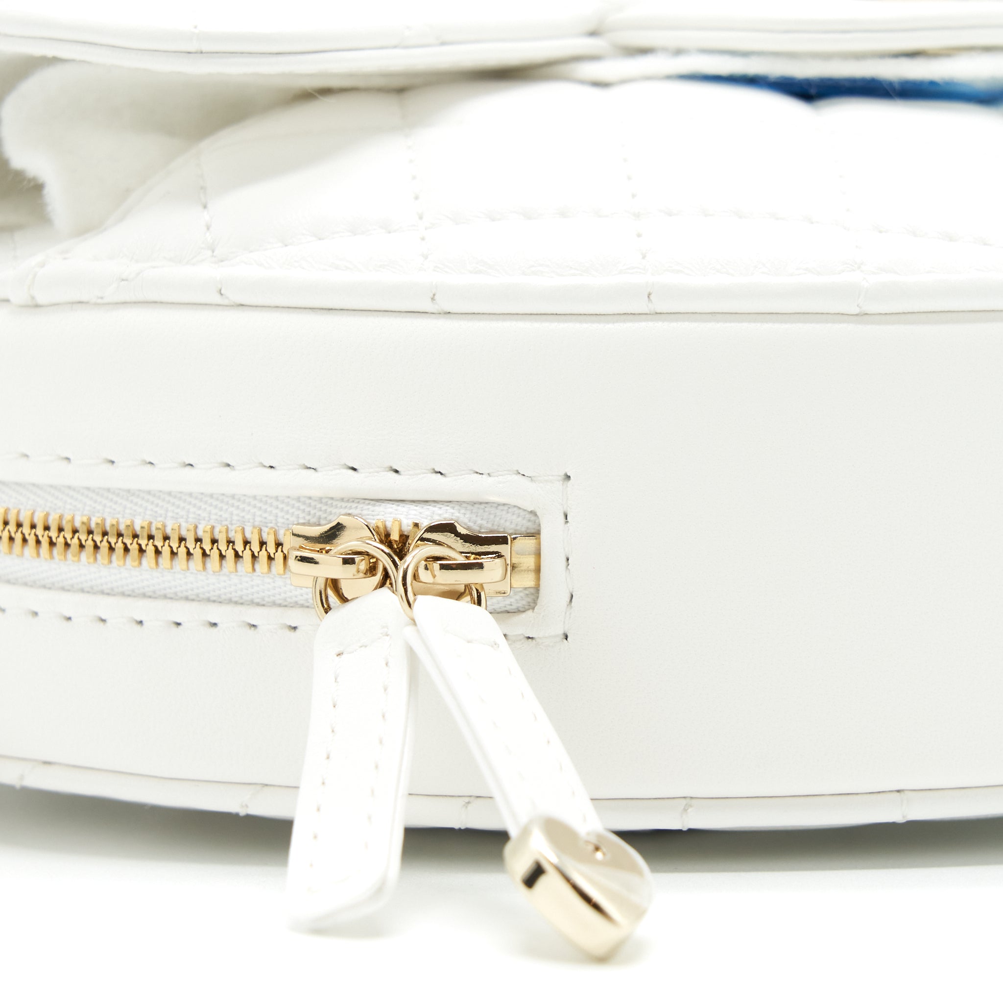 chanel-22s-heart-bag-lambskin-white-lghw-microchip-3