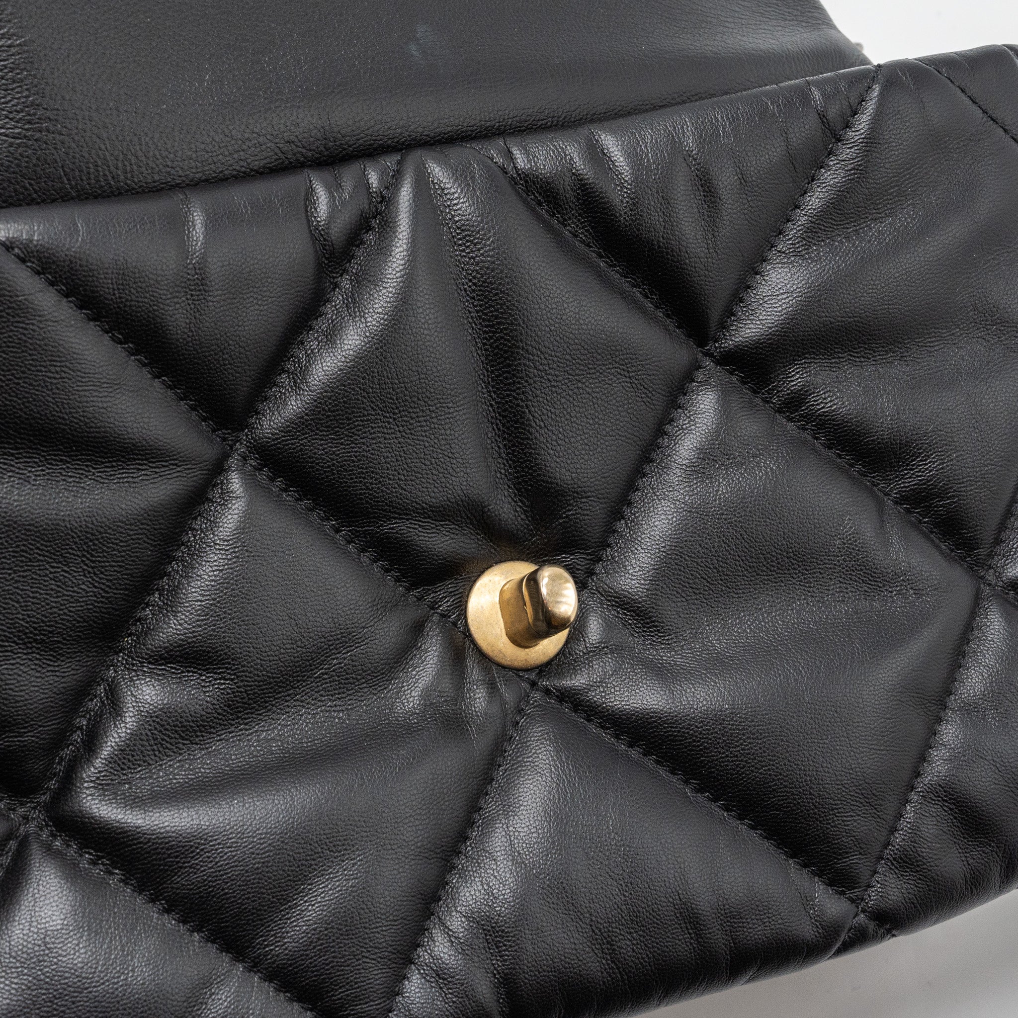 copy-of-chanel-medium-19-bag-goatskin-black-multicolour-hardware-1