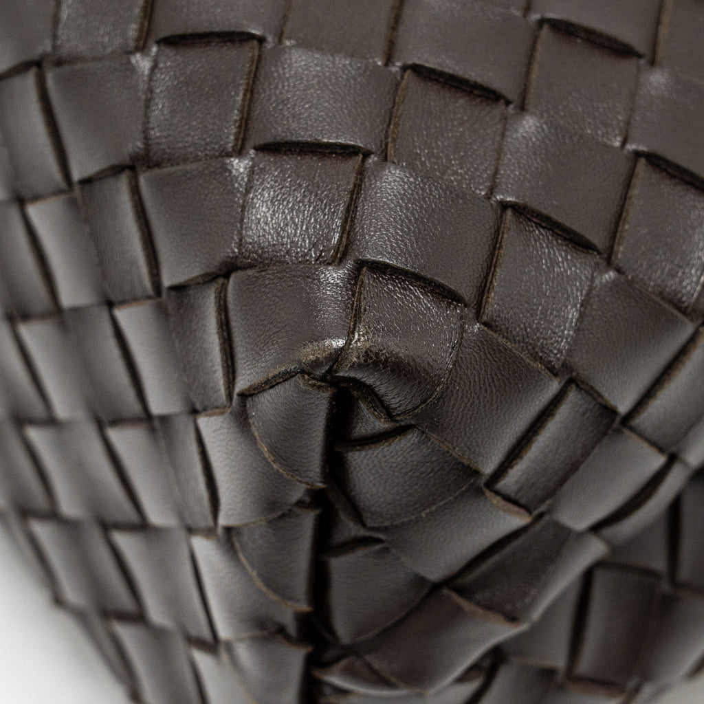 bottega-veneta-medium-andiamo-lambskin-fondant-ghw