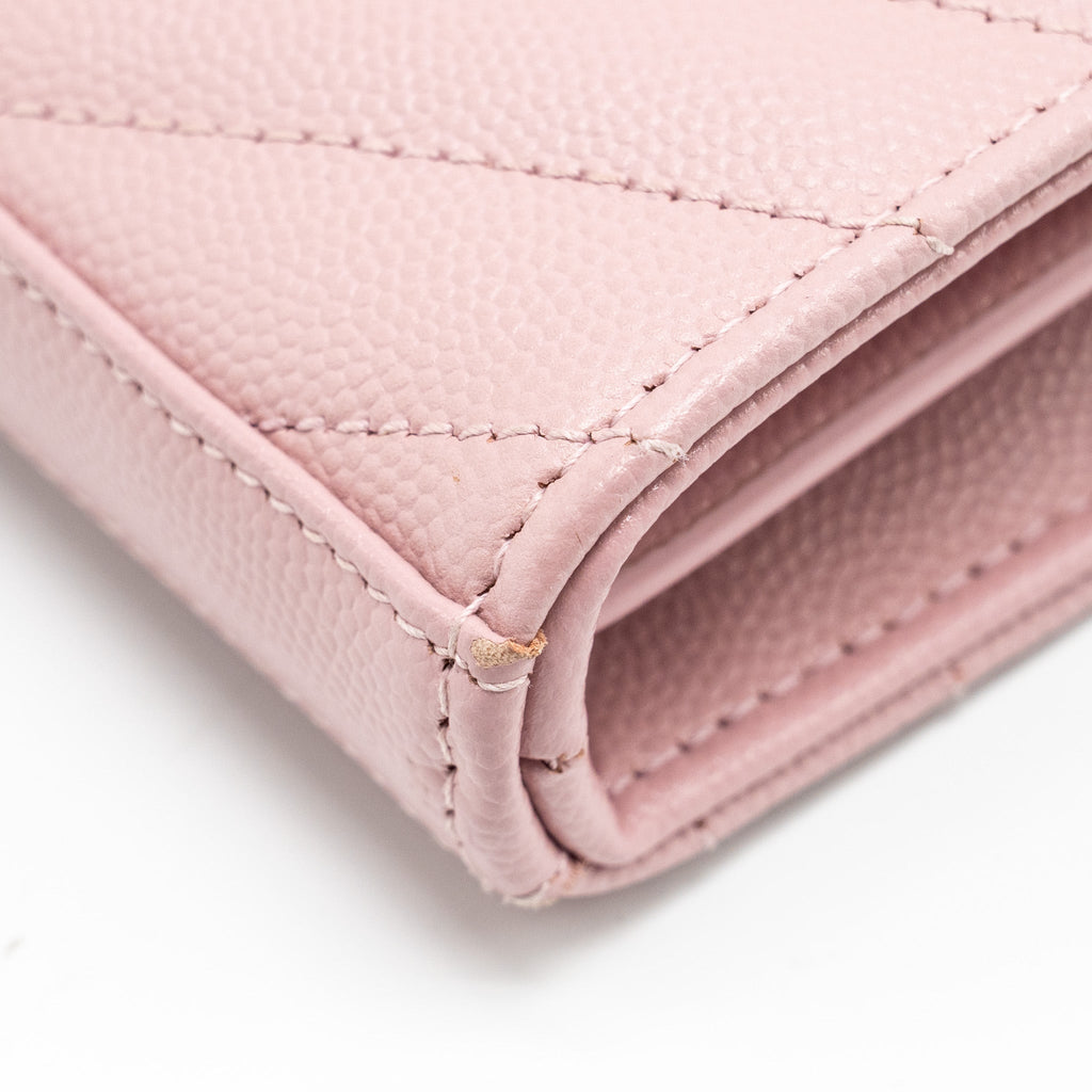 saint-laurent-ysl-cassandre-matelasse-wallet-on-chain-grained-calfskin-pink-ghw