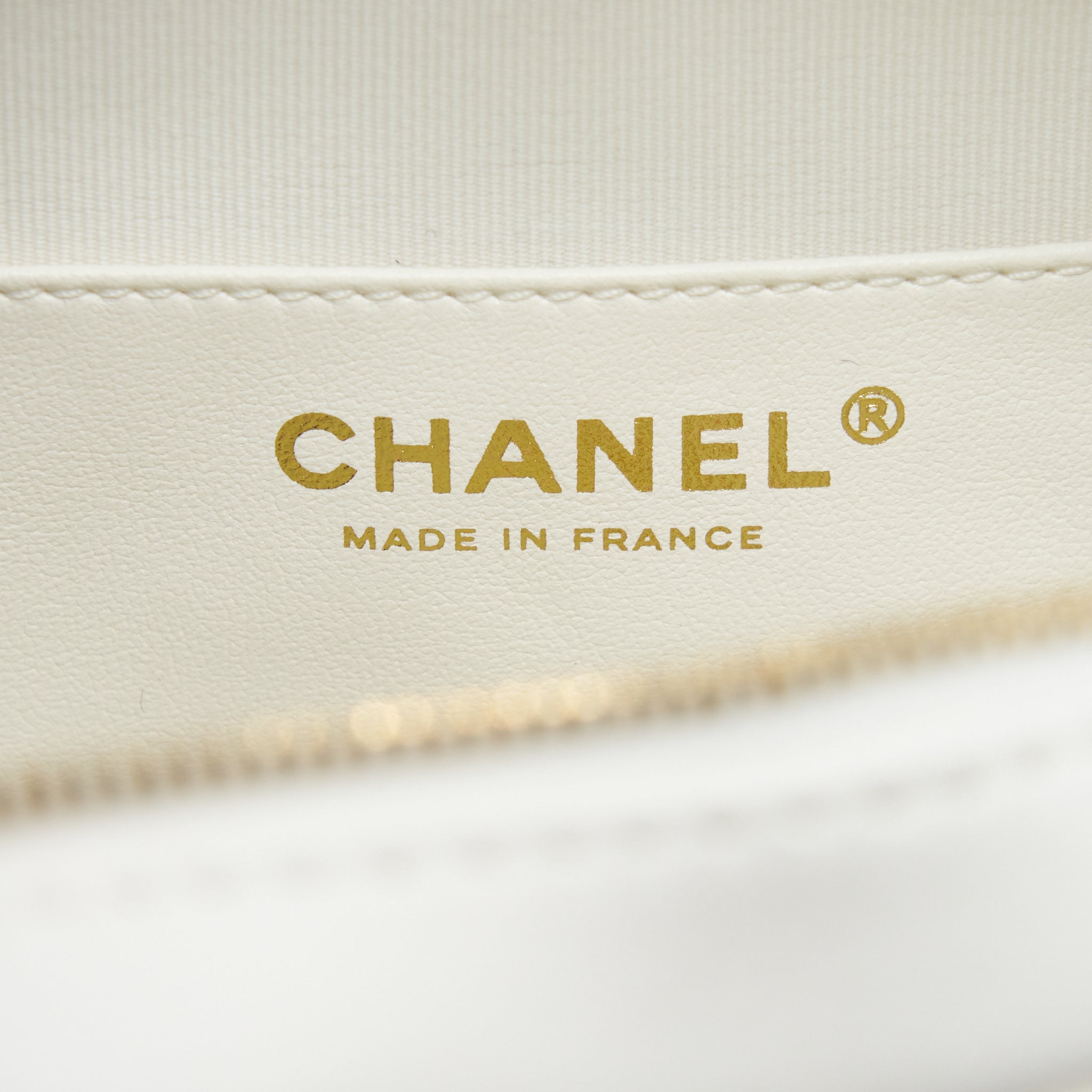 chanel-22s-heart-bag-lambskin-white-lghw-microchip-3