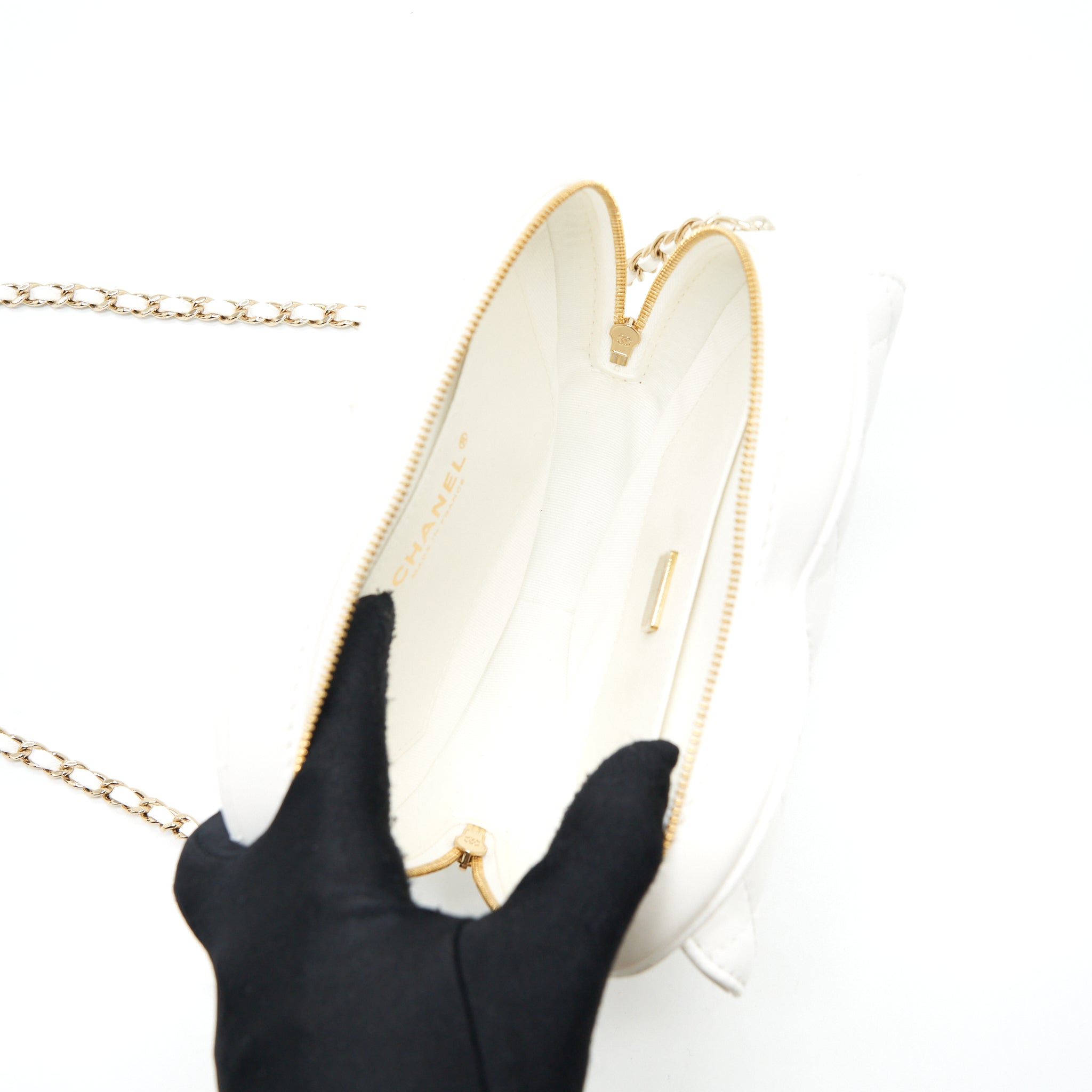 chanel-22s-heart-bag-lambskin-white-lghw-microchip-3