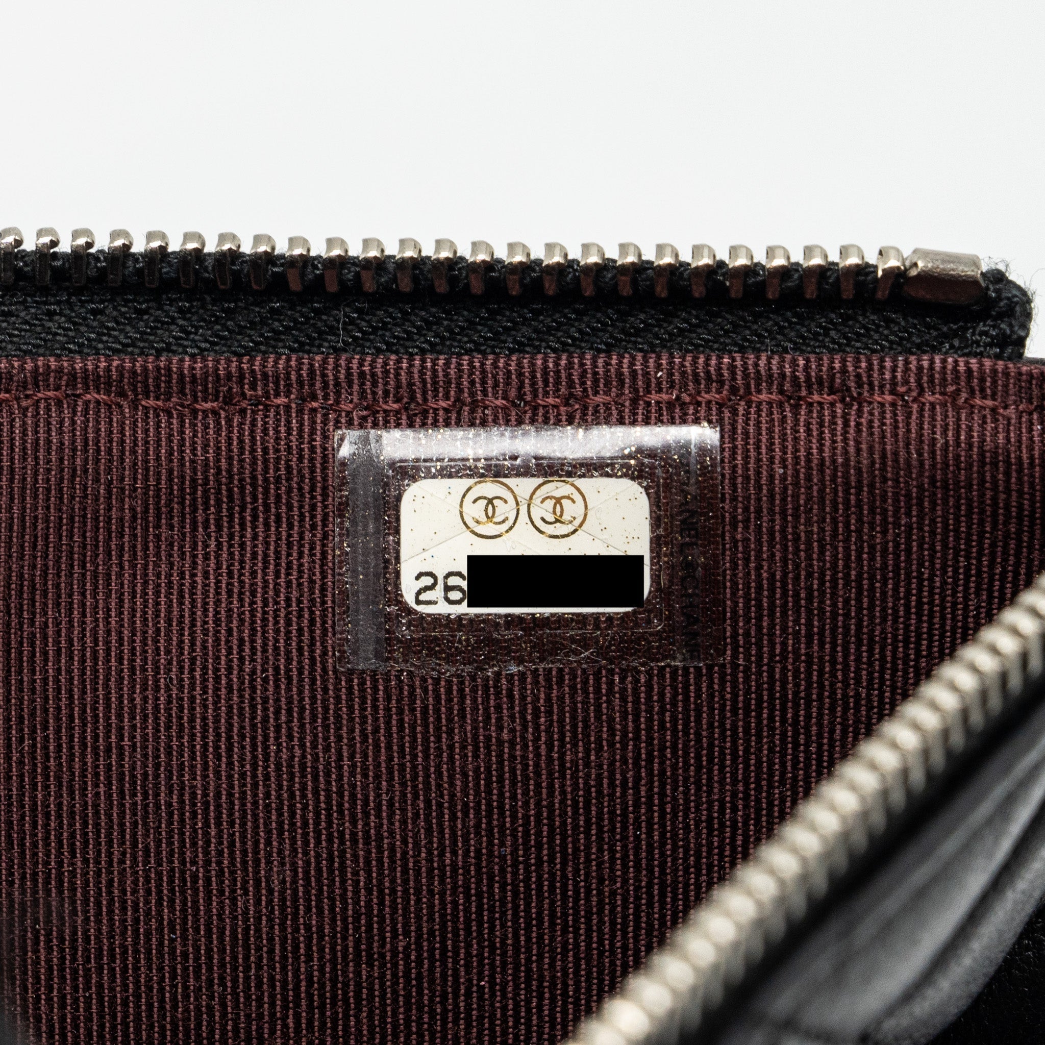 chanel-phone-zip-pouch-lambskin-black-shw